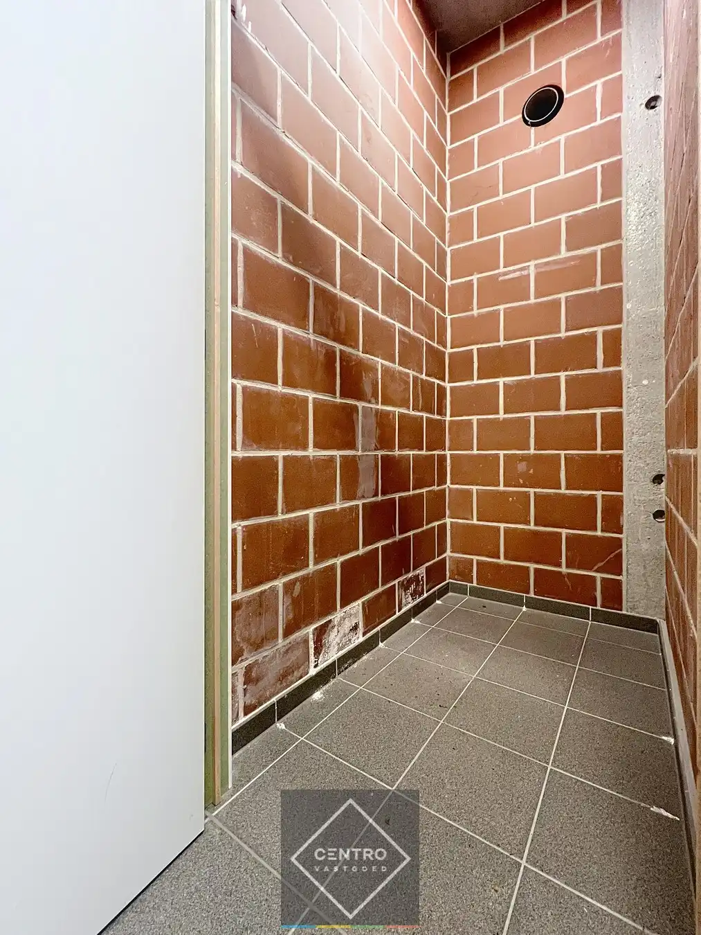 Penthouse (100m²) met RUIME terrassen (33m²) in kleinschalig project pal in het CENTRUM van Kortrijk ! Aankoop aan 6% BTW  mogelijk! foto 35