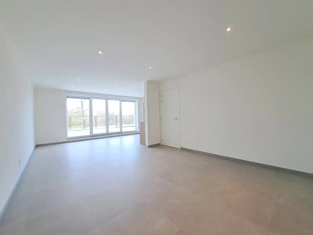 Modern ruim energiezuinig duplex appartement te Dilsen-Stokkem foto 2