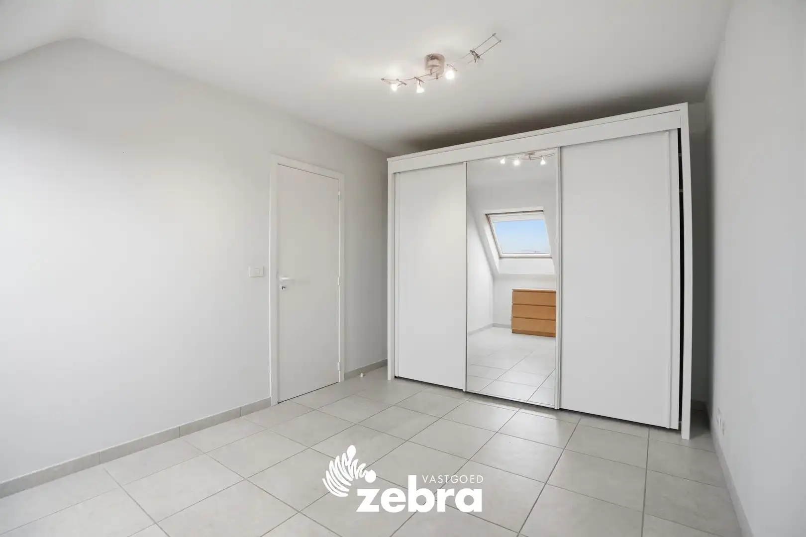 Recent appartement met 3 slp en 2 badk in groene wijk te Roeselare! foto 15