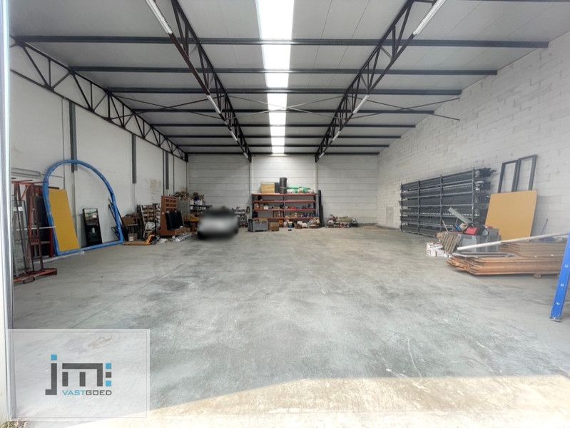 Bedrijfshal foto 3