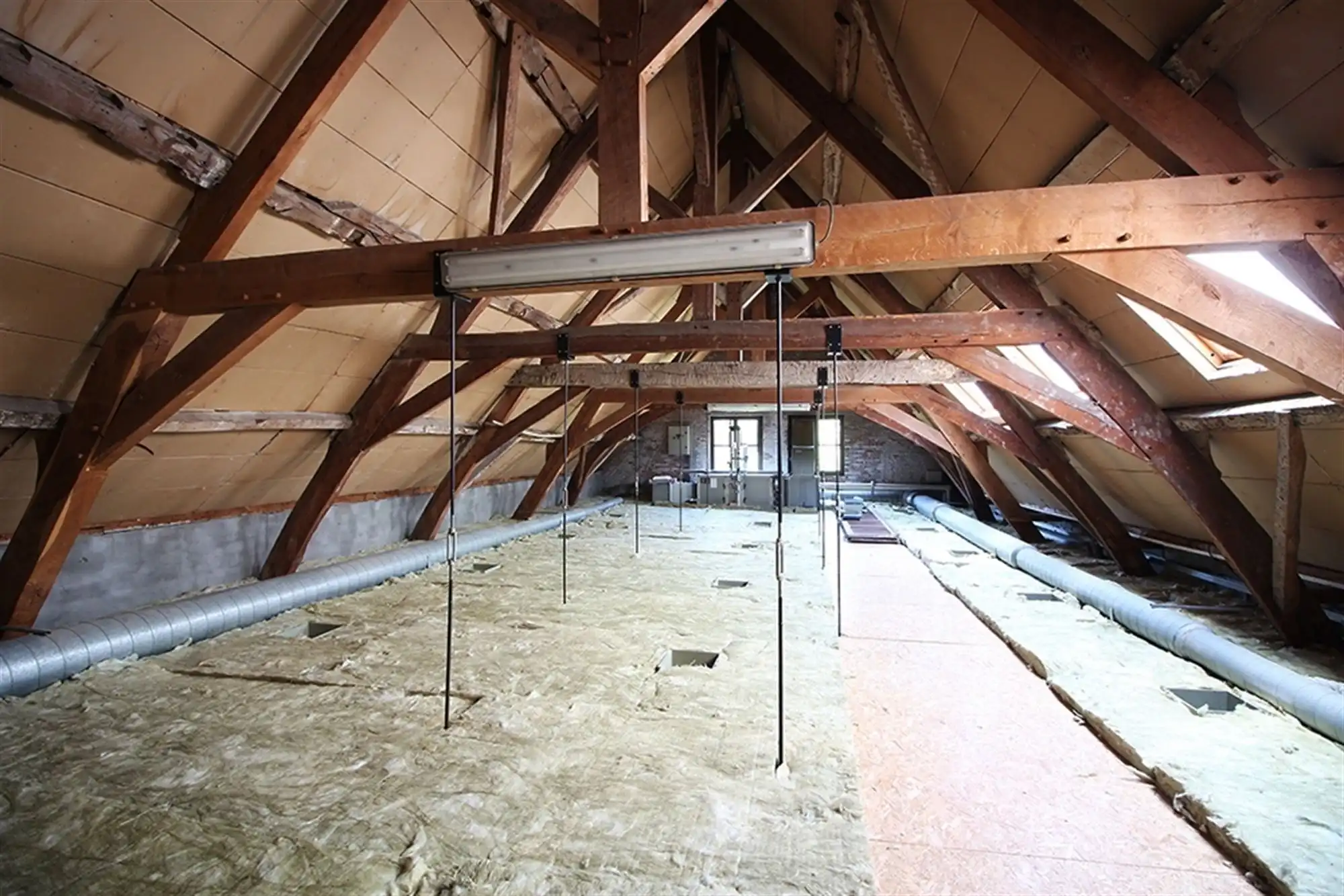 Kasteel Walburg met conciërgewoning en koetshuis in erfpacht  foto 13