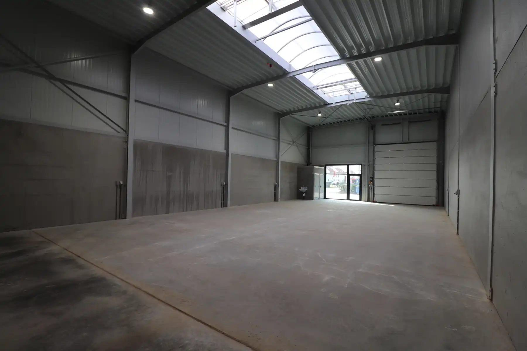 Een nieuwbouw opslag- / bedrijfsruimte van 275 m². foto 5