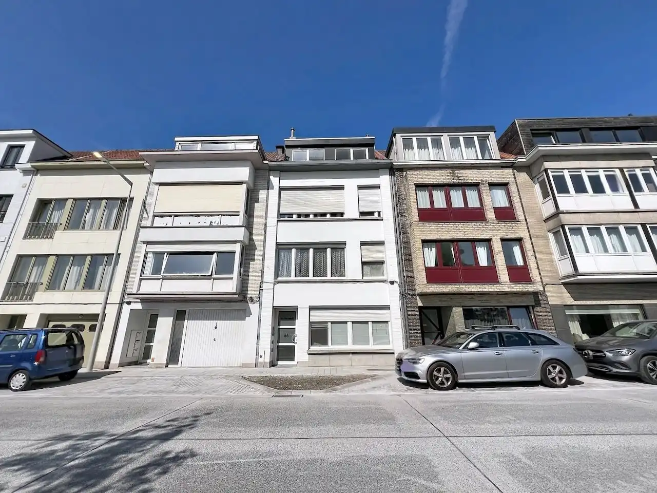 Instapklaar appartement met centrale ligging nabij het station in Heist foto 2