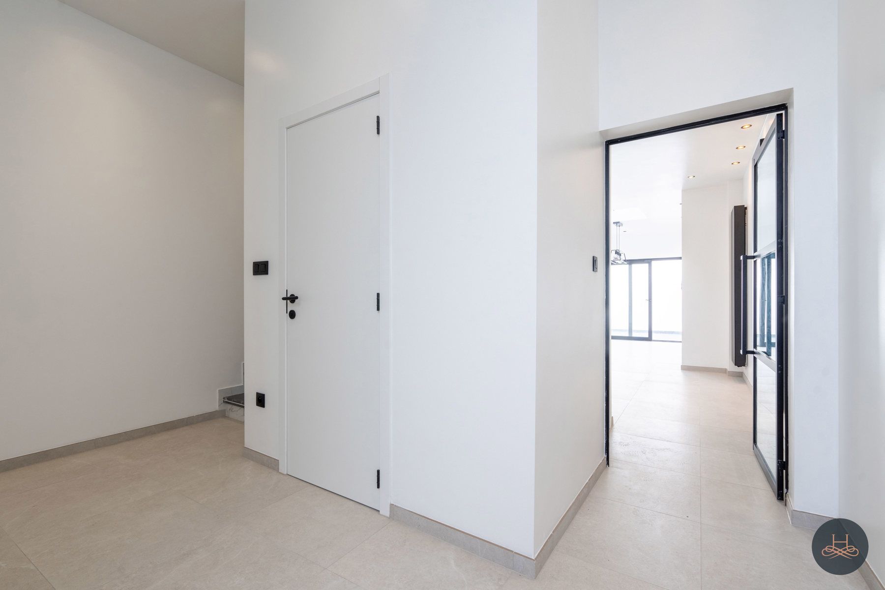 Prachtig gerenoveerde en rustig gelegen tweegevel woning foto 5