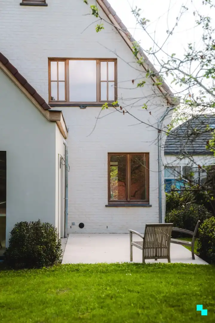 Totaal gerenoveerde woning met vier kamers in het hart van Merelbeke foto 38
