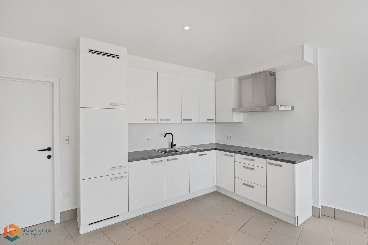 Lichtrijk appartement met 1 slpkr in het centrum van Schriek foto 8