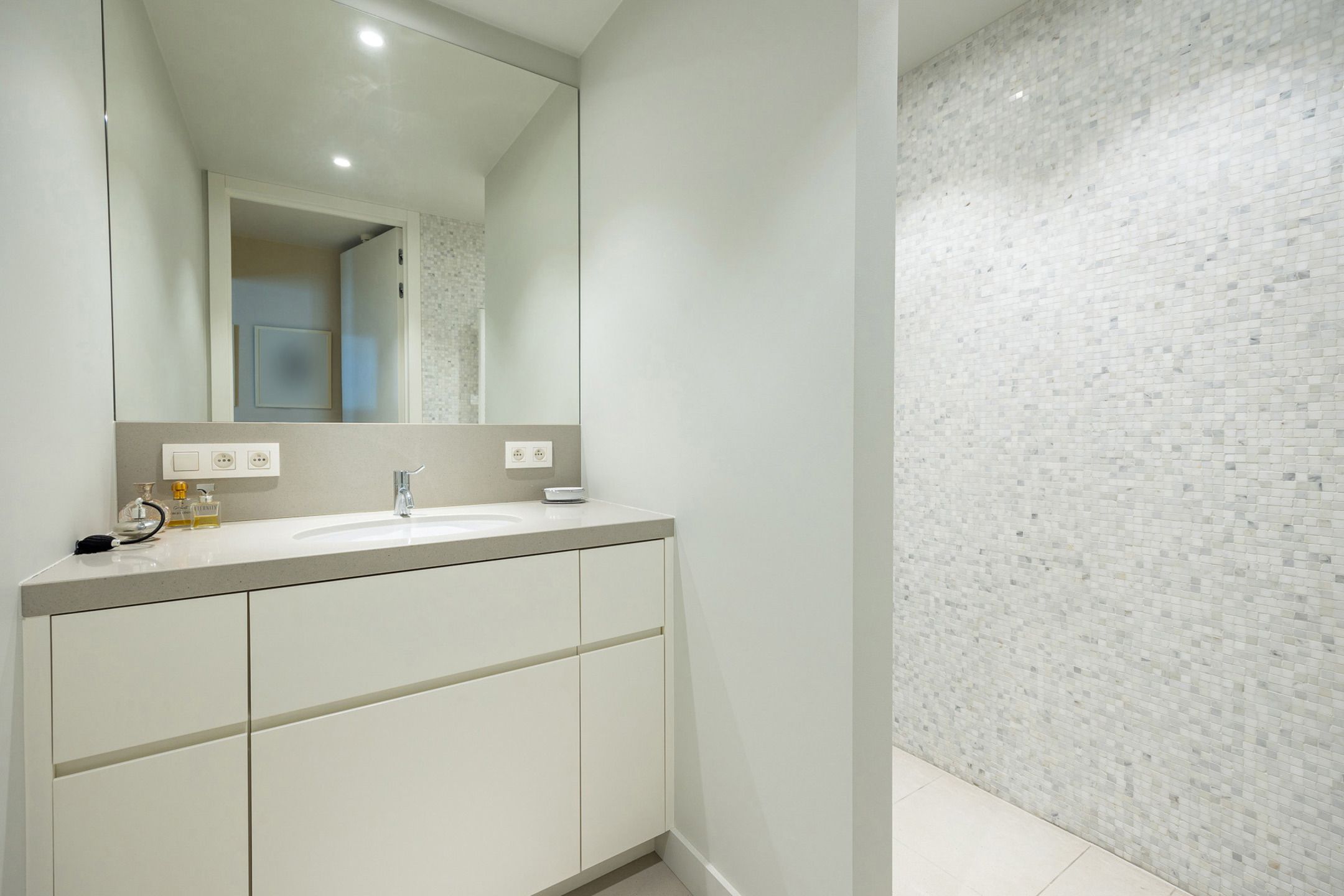 ANTWERPEN - Ruim appartement met Scheldezicht en 2 terrassen foto 21