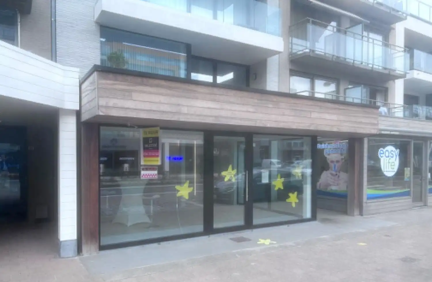 Instapklare nieuwbouw handelsruimte op A-locatie in Oostduinkerke foto 6