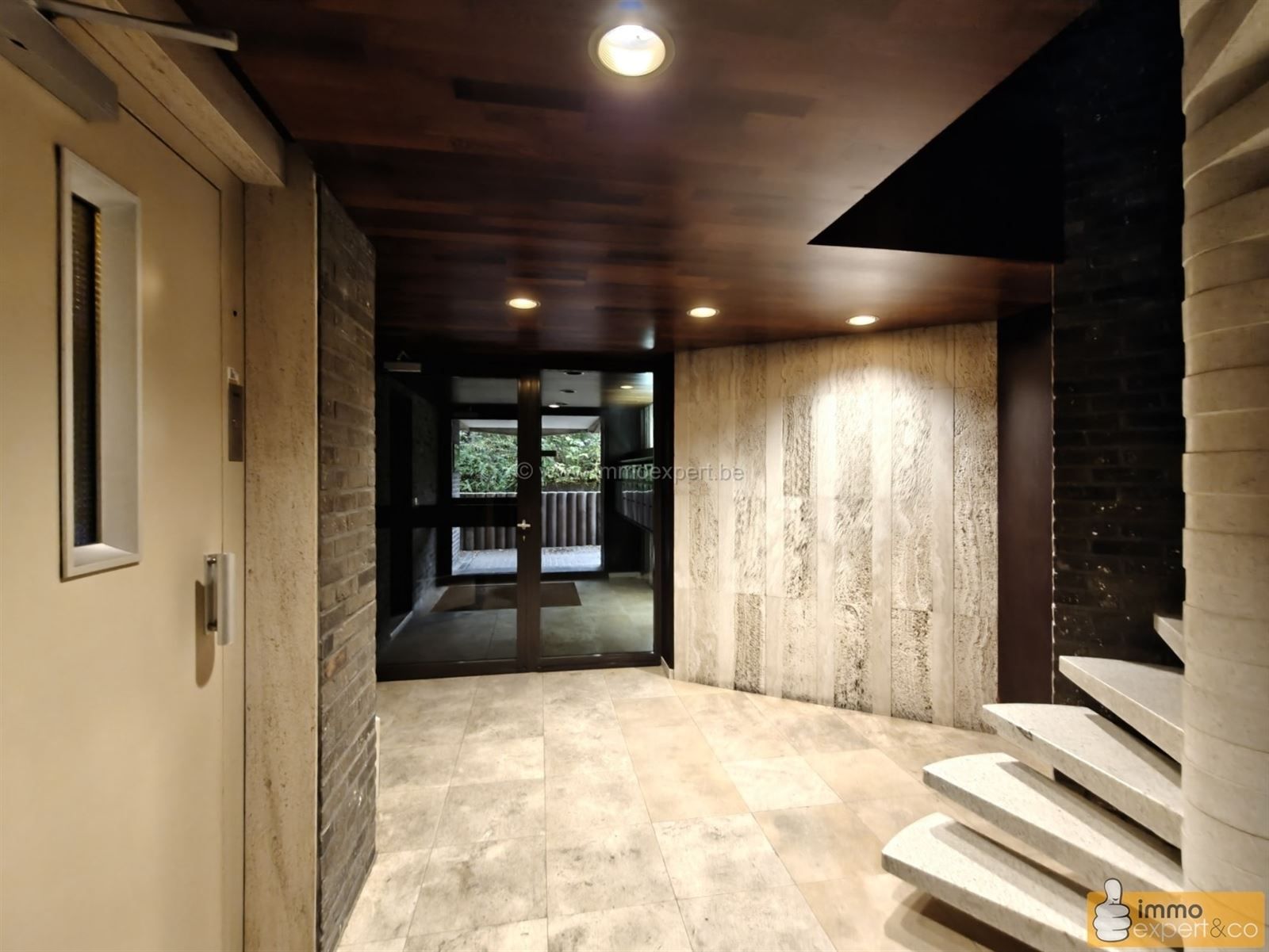 STOMBEEK-BEVER: Ruim appartement + tuin + garage. foto 4