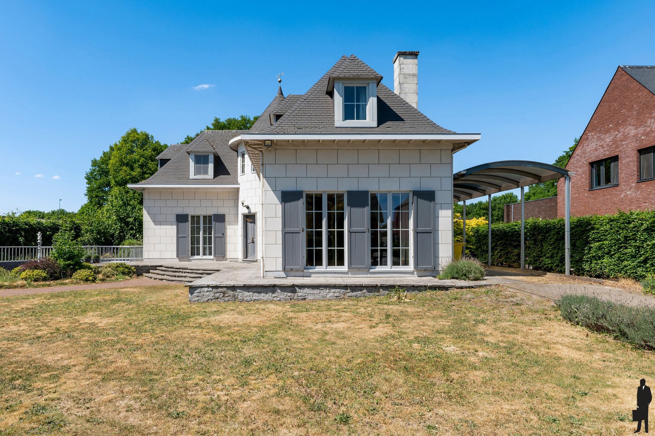 Uitzonderlijk gelegen villa nabij groen op grond van 2.785m² foto 30