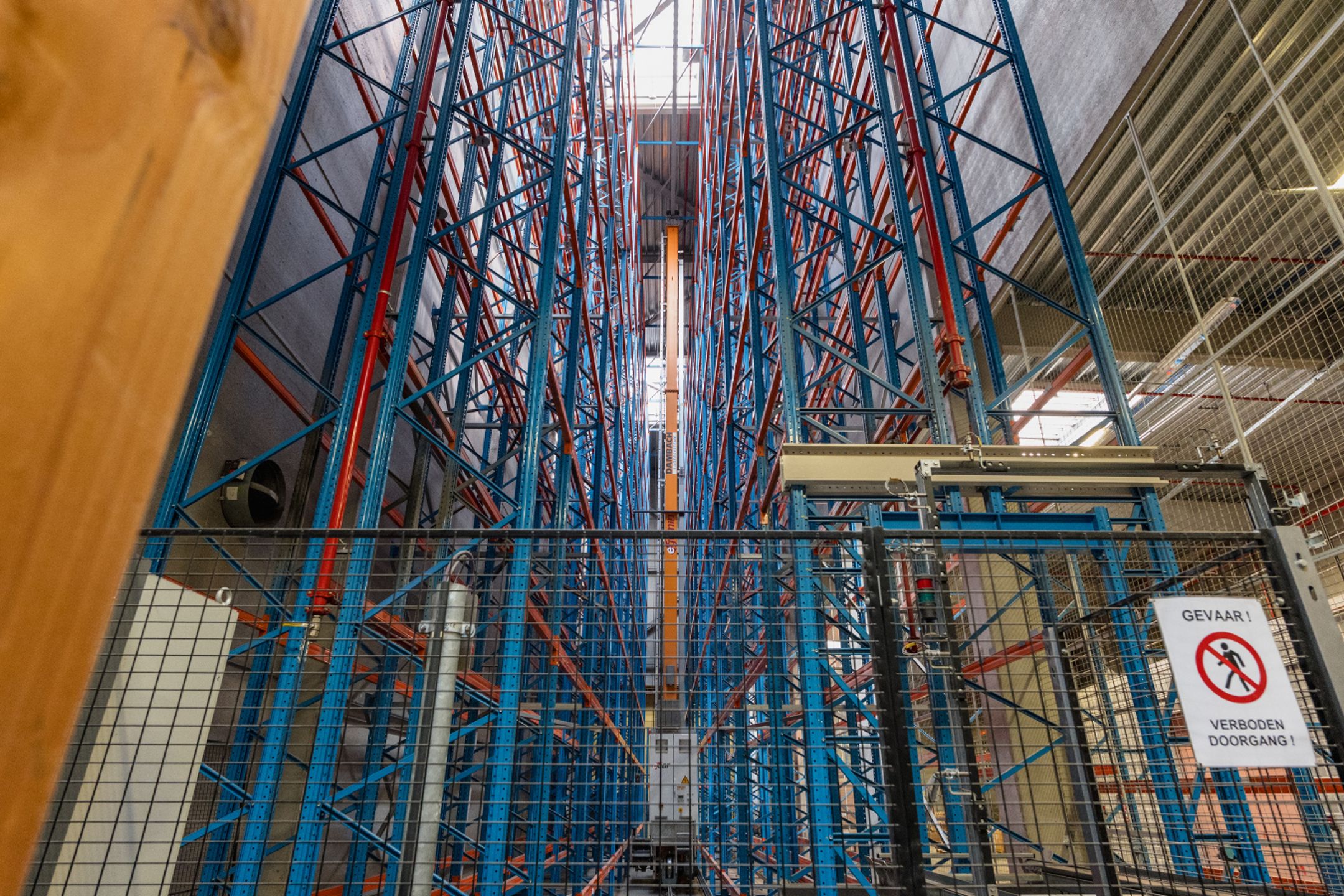 Modern bedrijfsgebouw langs E17 in Zwijndrecht foto 39