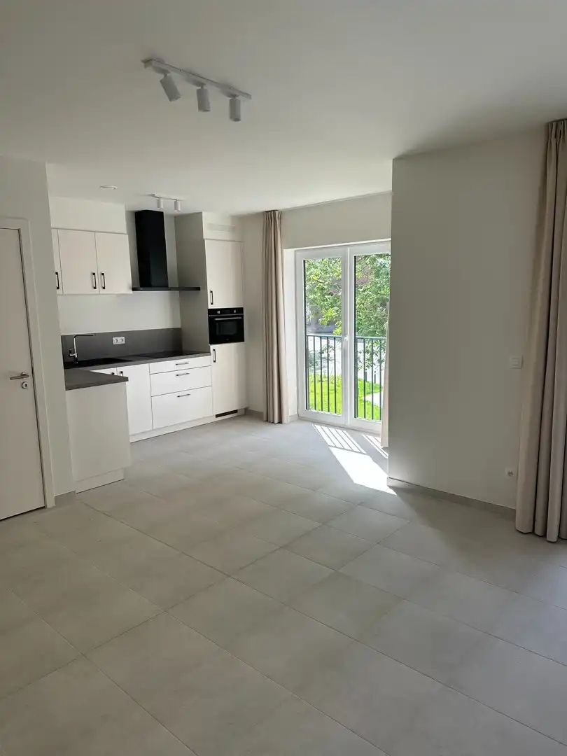 Stijlvol & Duurzaam Wonen in Koningslo: Ruim 2-Slaapkamerappartement foto {{pictureIndex}}