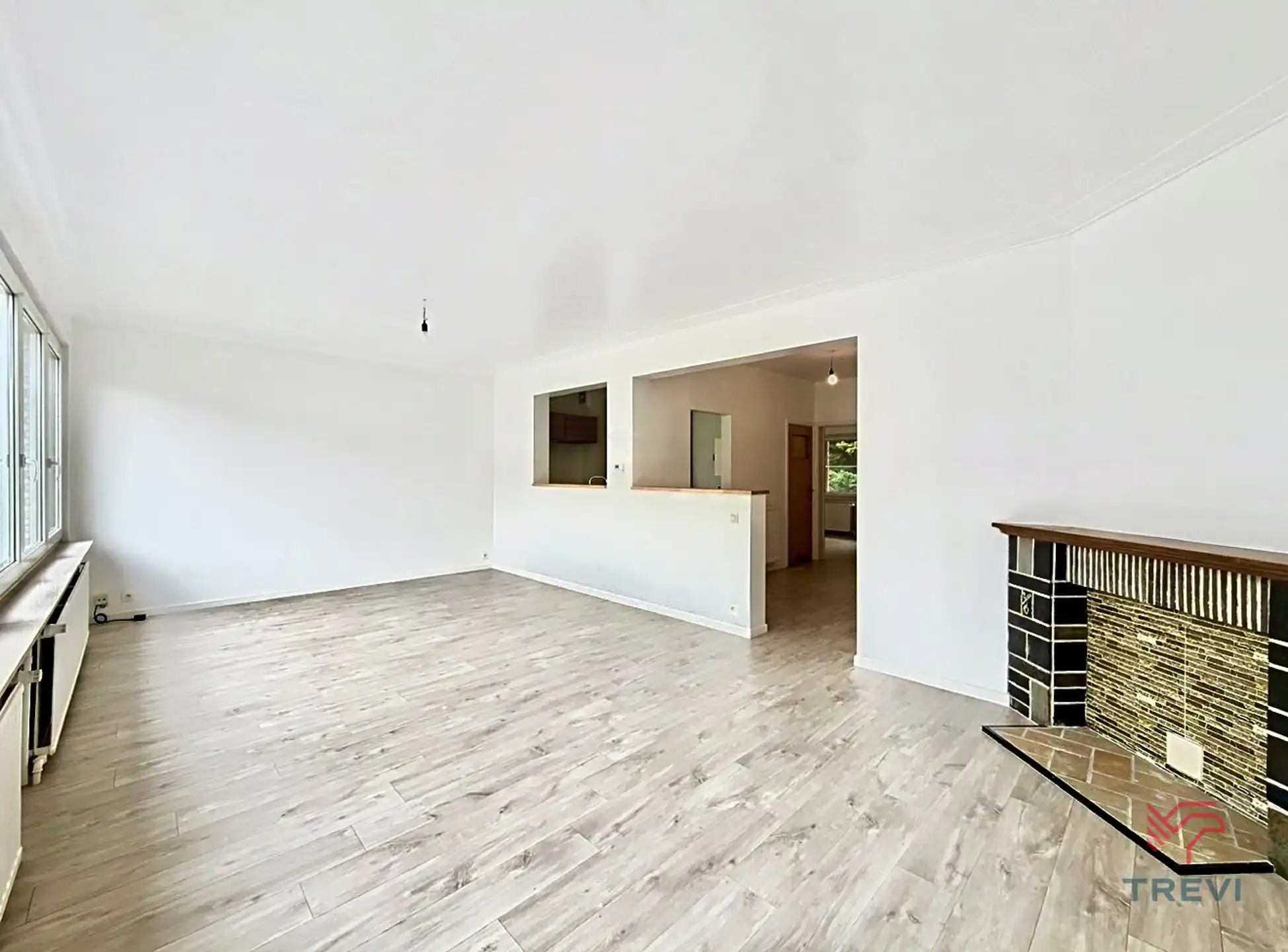 Appartement met 2 slaapkamers en balkon. foto 2