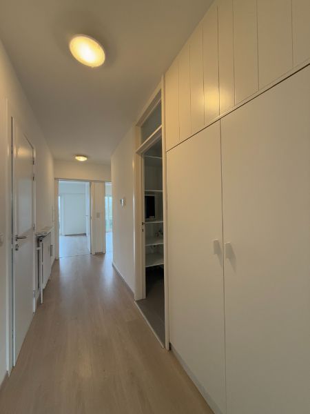 Gerenoveerd appartement met veel lichtinval, gelegen op de Markt foto 14