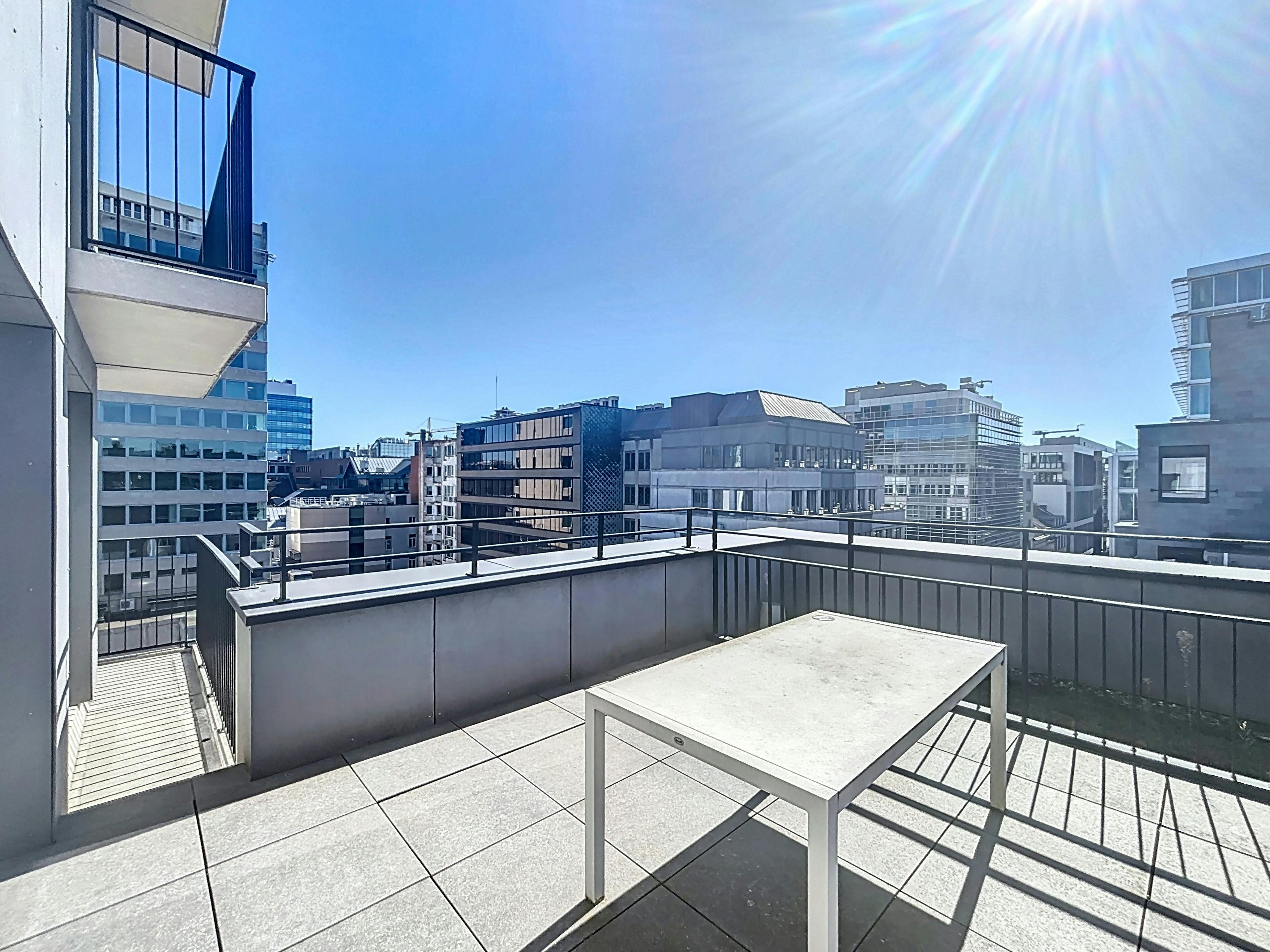 Brussel, Gemeubeld appartement -terras 30m²- pkg foto 17
