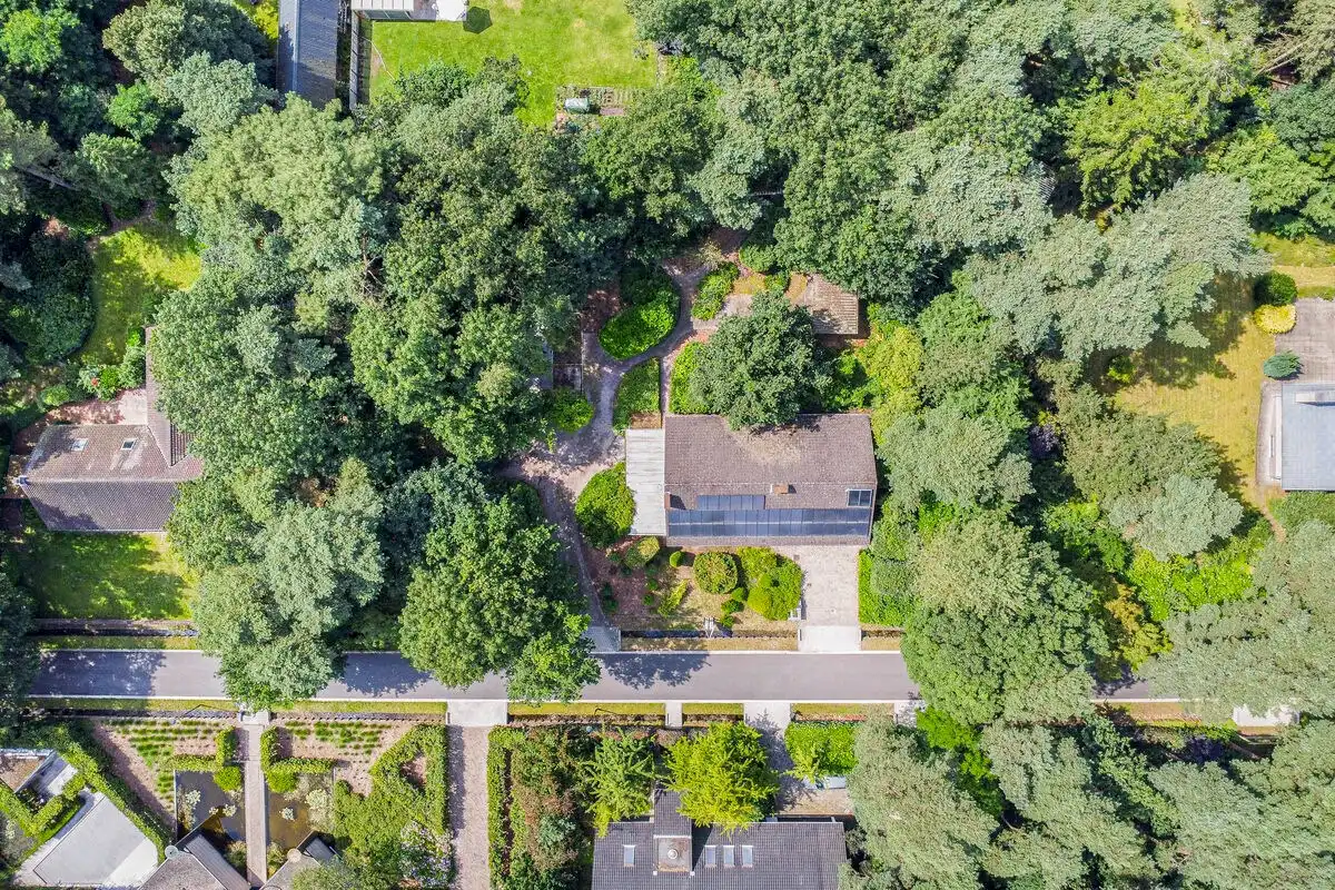 Rustig en residentieel gelegen woning met mogelijkheden op een mooi perceel van 1.317 m². foto 34