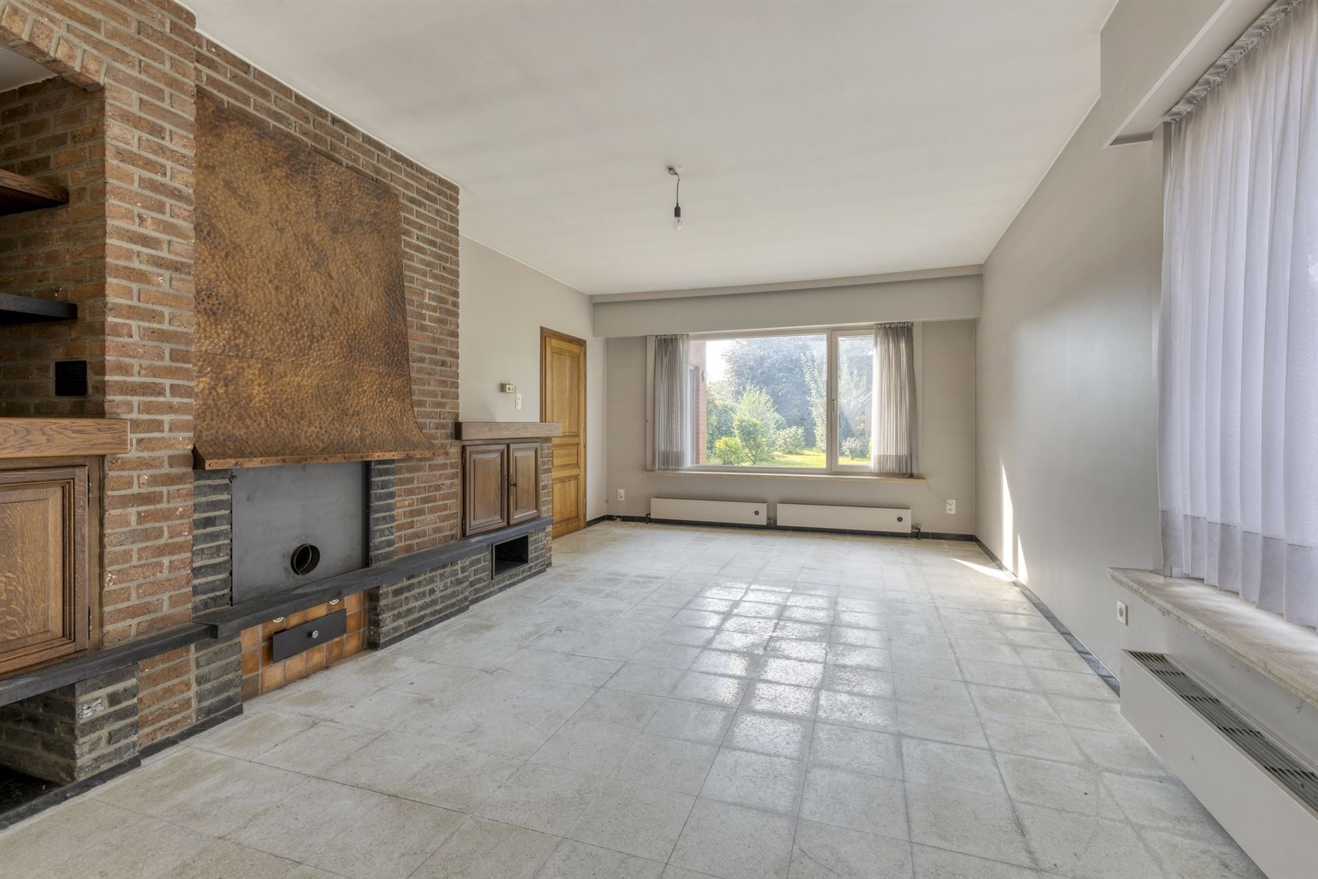 Ruim huis met 4 slaapkamers en grote tuin. foto 5