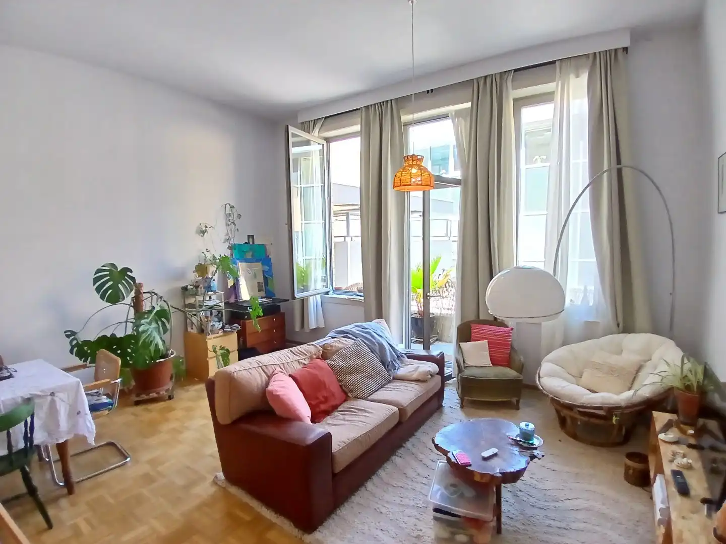 Ruim éénslaapkamerappartement centrum Gent foto {{pictureIndex}}