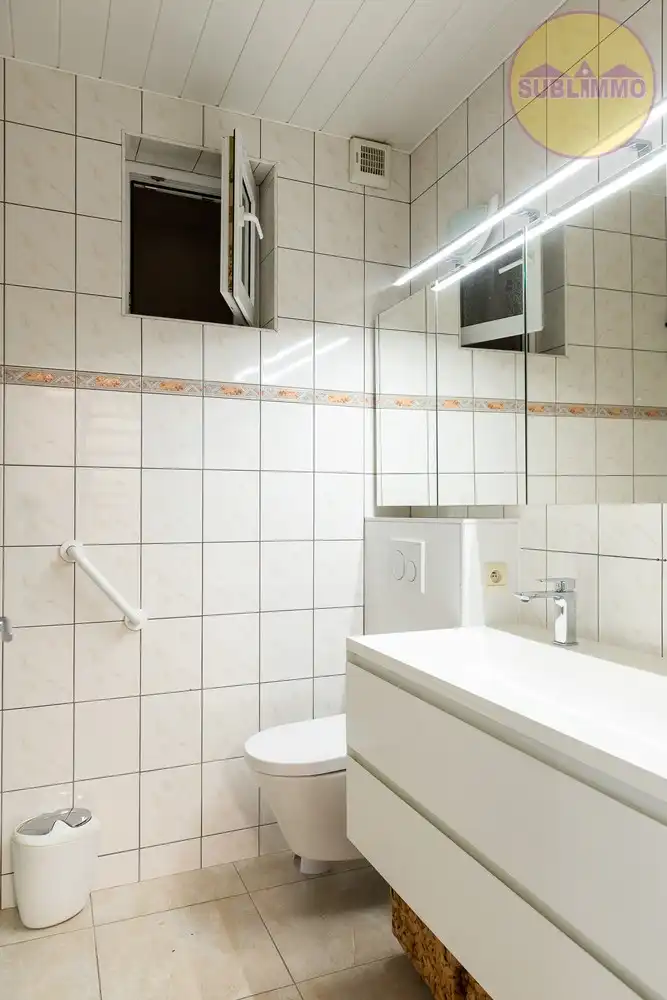 Ruime tweegezinswoning met afzonderlijk appartement op een perceel van 858 m² in Mol. ​​​​​​​T foto 9