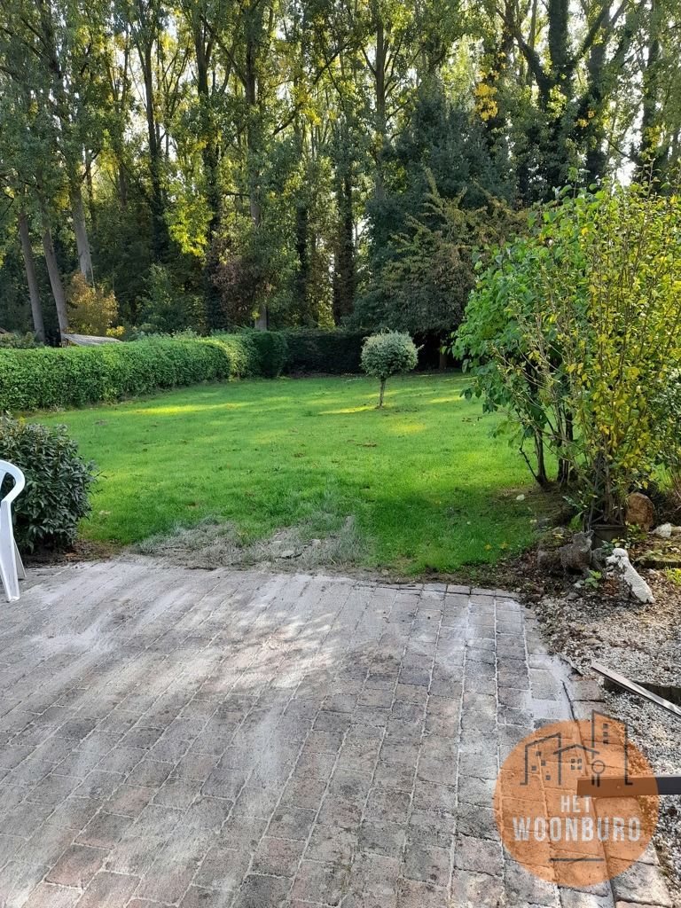 Bungalow met 1 slpk en ruime tuin (10 are) foto 9