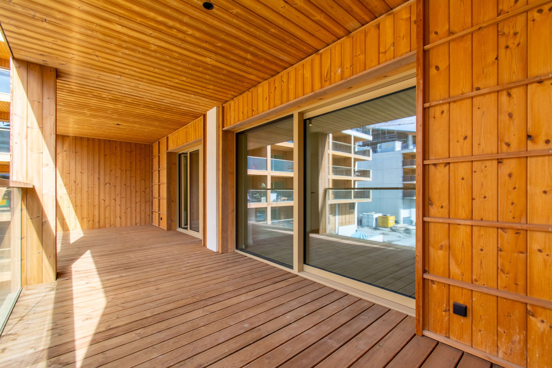 Gemeubeld 2 slpk (of 1 bureau) app. met mooi terrras foto {{pictureIndex}}