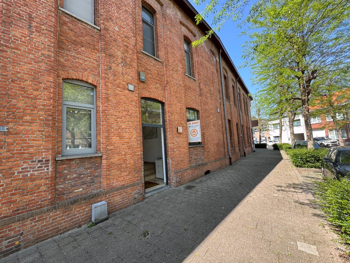 Prima onderhouden woning in centrum Eppegem. foto {{pictureIndex}}