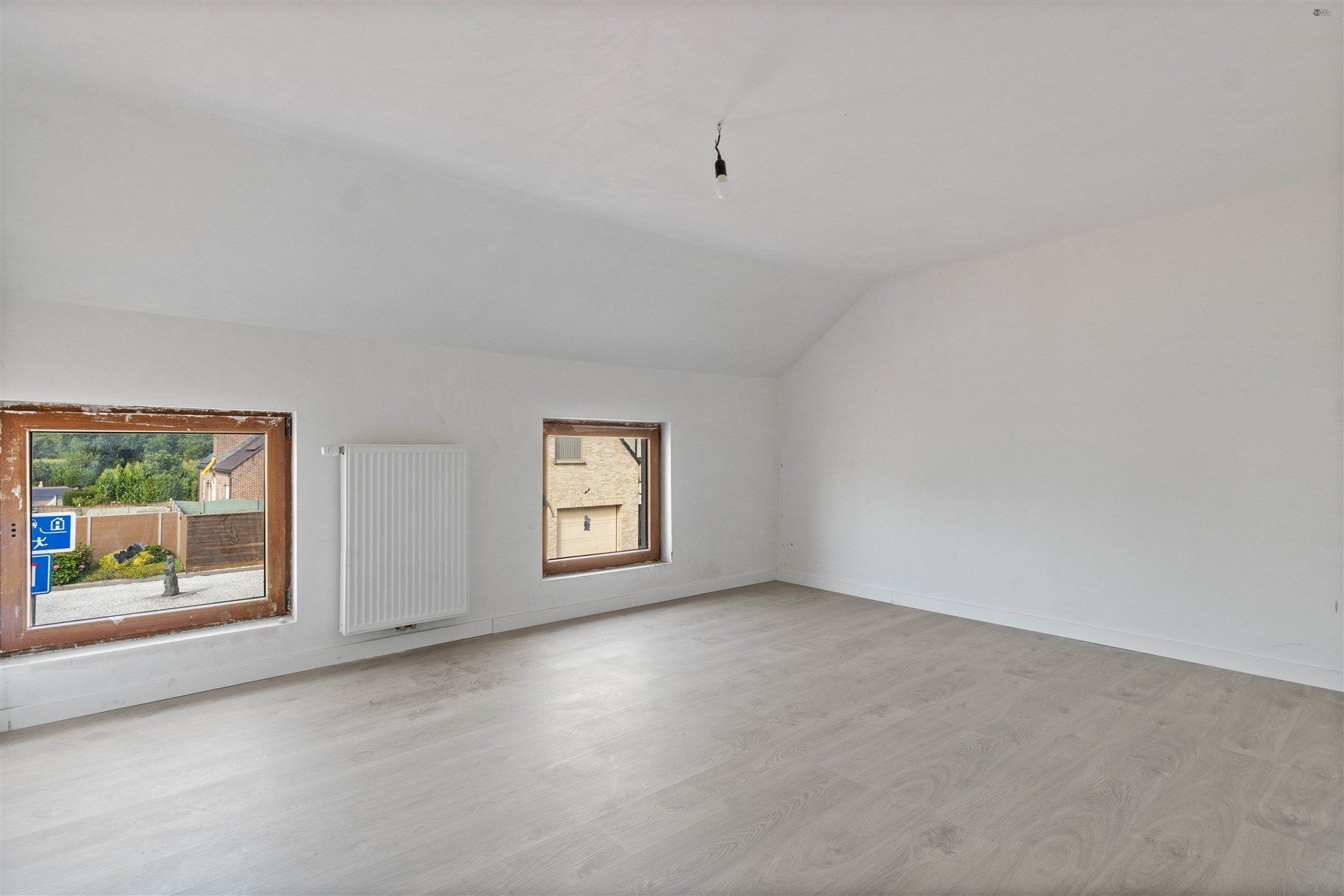 Ruime halfopen bebouwing met groot magazijn (225m²) foto 12