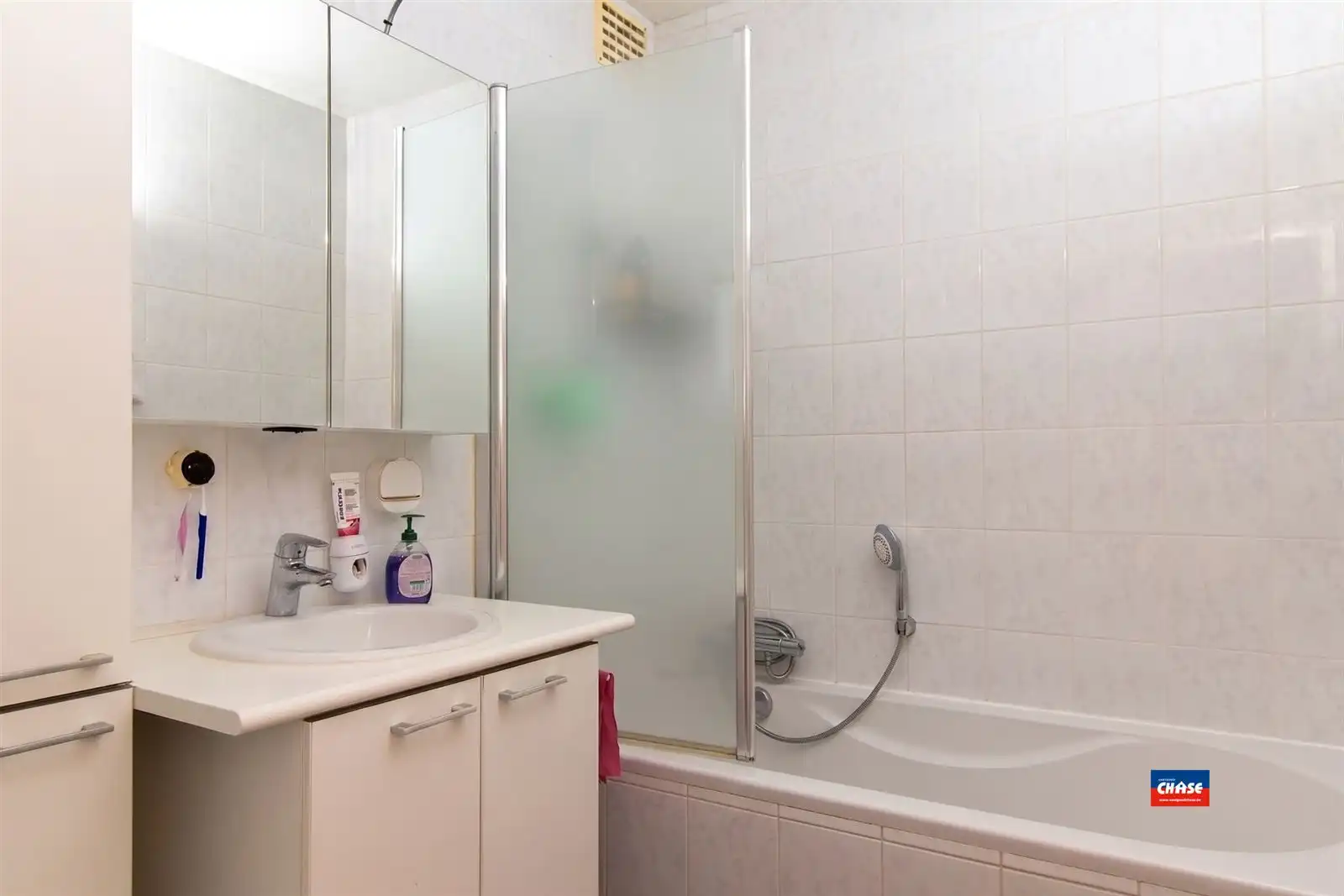Instapklaar appartement met 2 slaapkamers foto 10