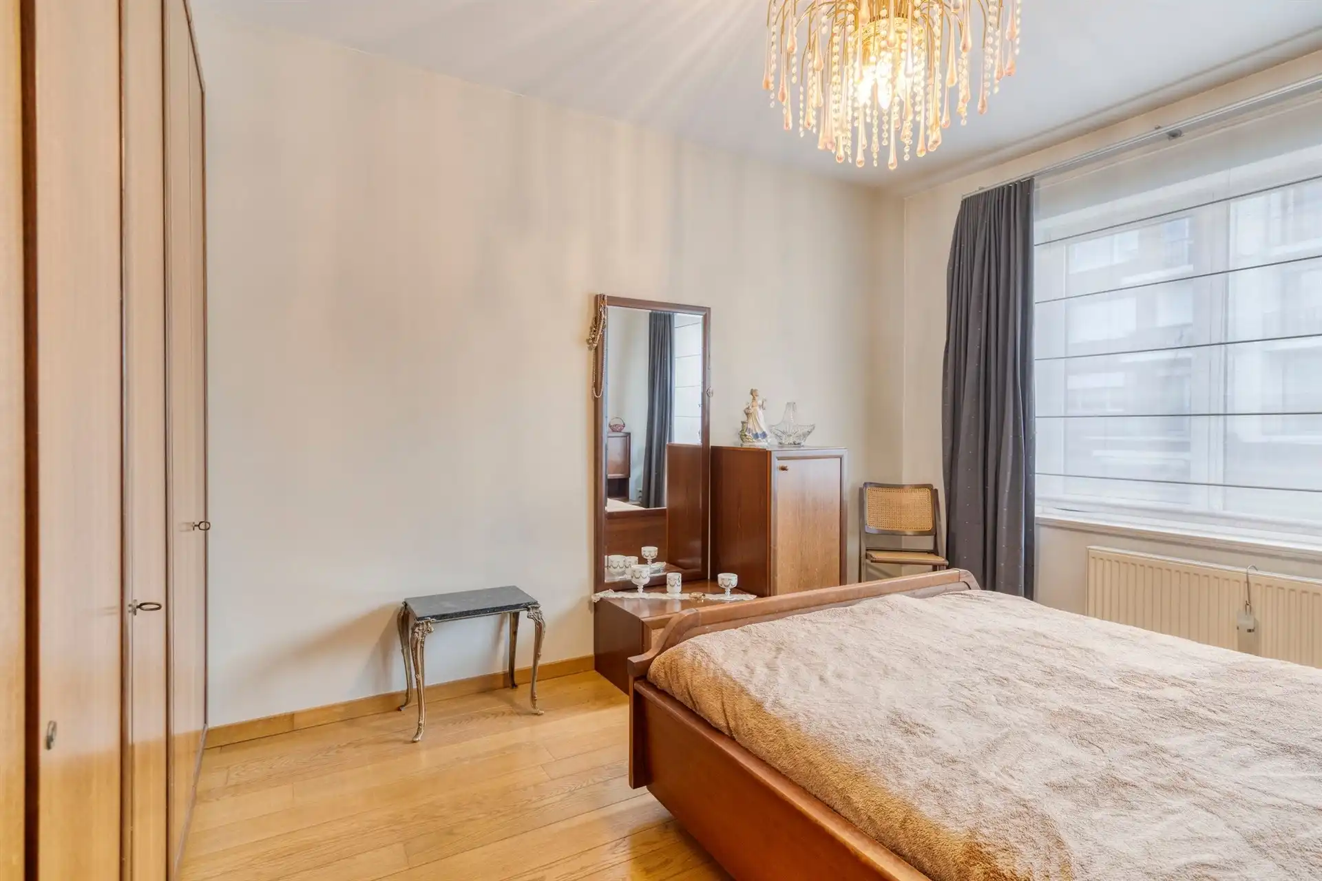 Uitstekend gelegen 3 slaapkamerappartement met 2 autostaanplaatsen (105m²) foto 7