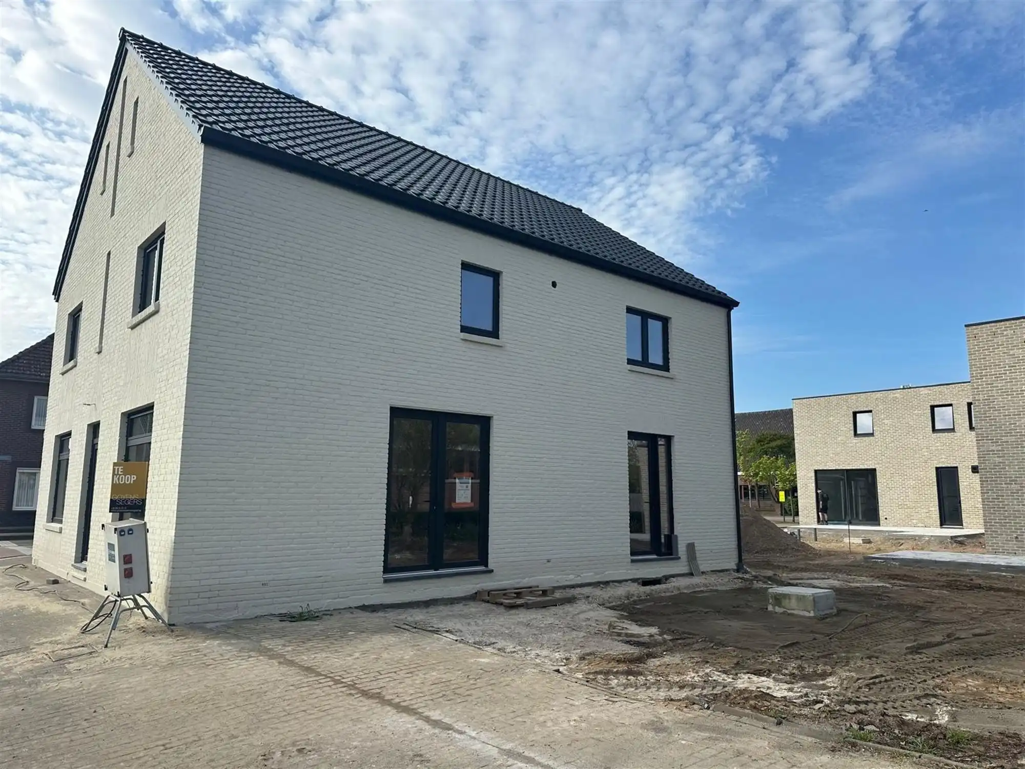 Ruime casco-woning op een rustige locatie in Voorshoven! foto {{pictureIndex}}