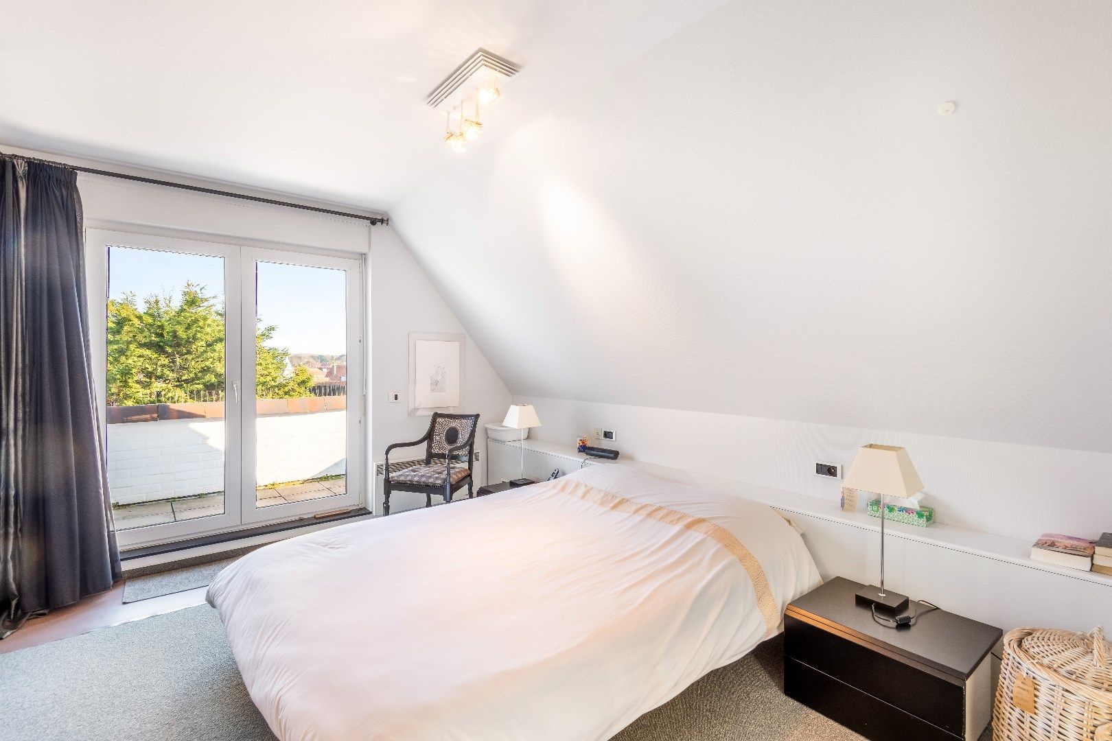 Uniek gelegen appartement (plateau) in een villa residentie met weidse zichten op enkele passen van het Albertplein en de Zeedijk.  foto 12