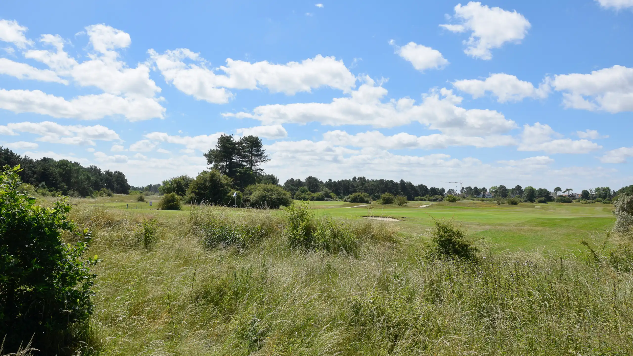 VILLA met panoramisch zicht en unieke ligging aan de golf... foto 11