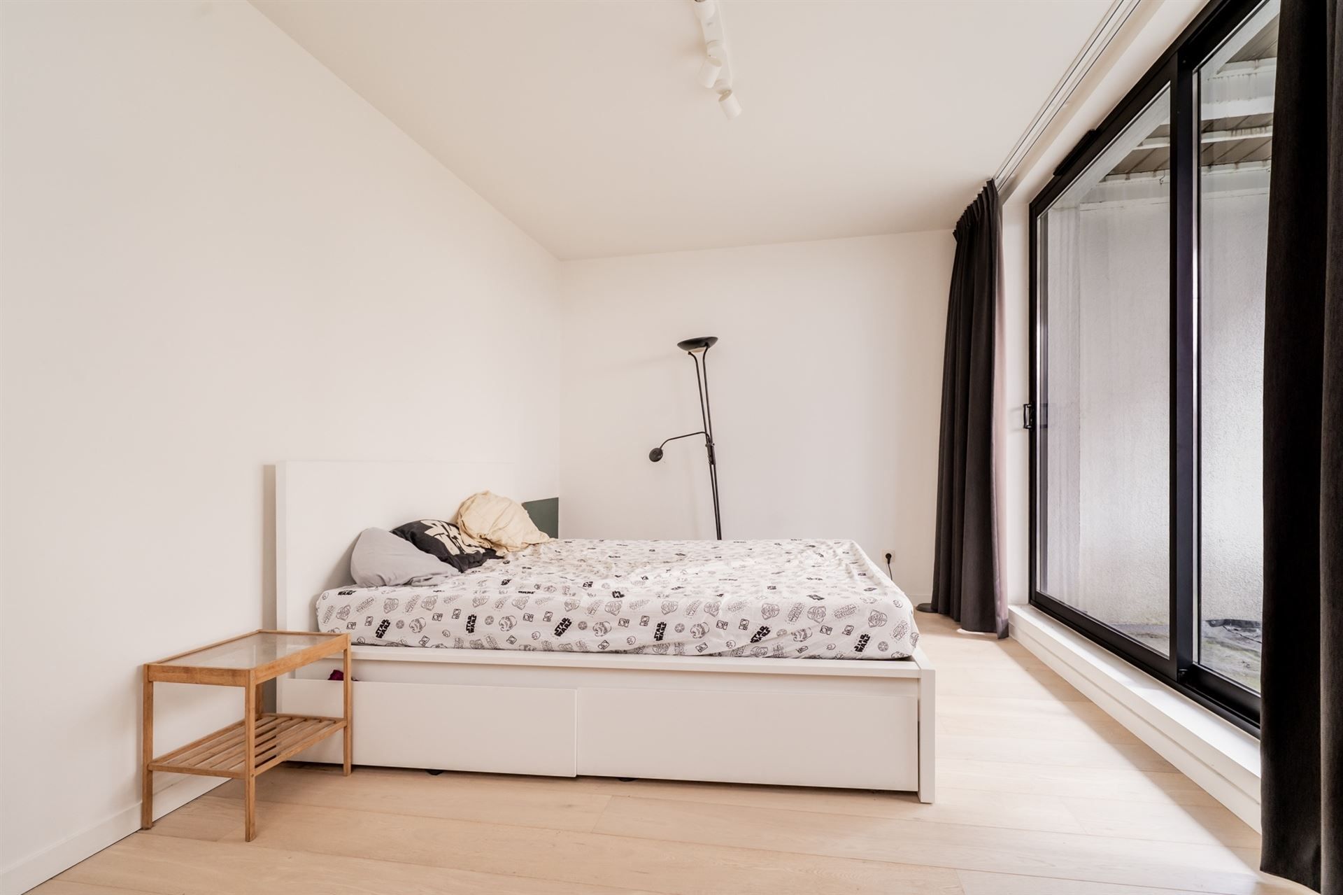 Prachtig, recent 3 slaapkamer duplex appartement met private tuin van 50m² foto 8