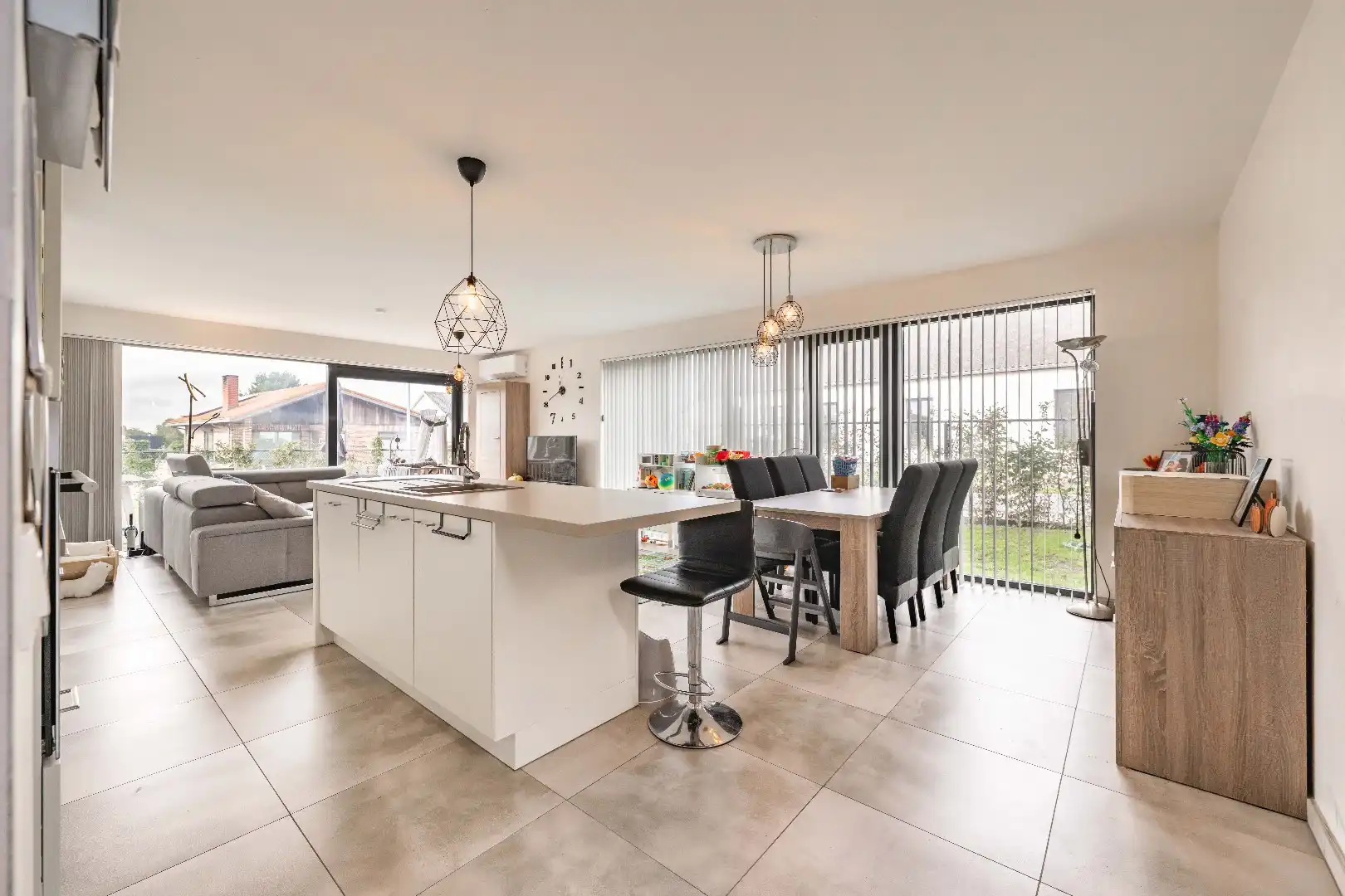 RECENTE, INSTAPKLARE WONING IN KINDVRIENDELIJKE BUURT TE PITTEM foto 4