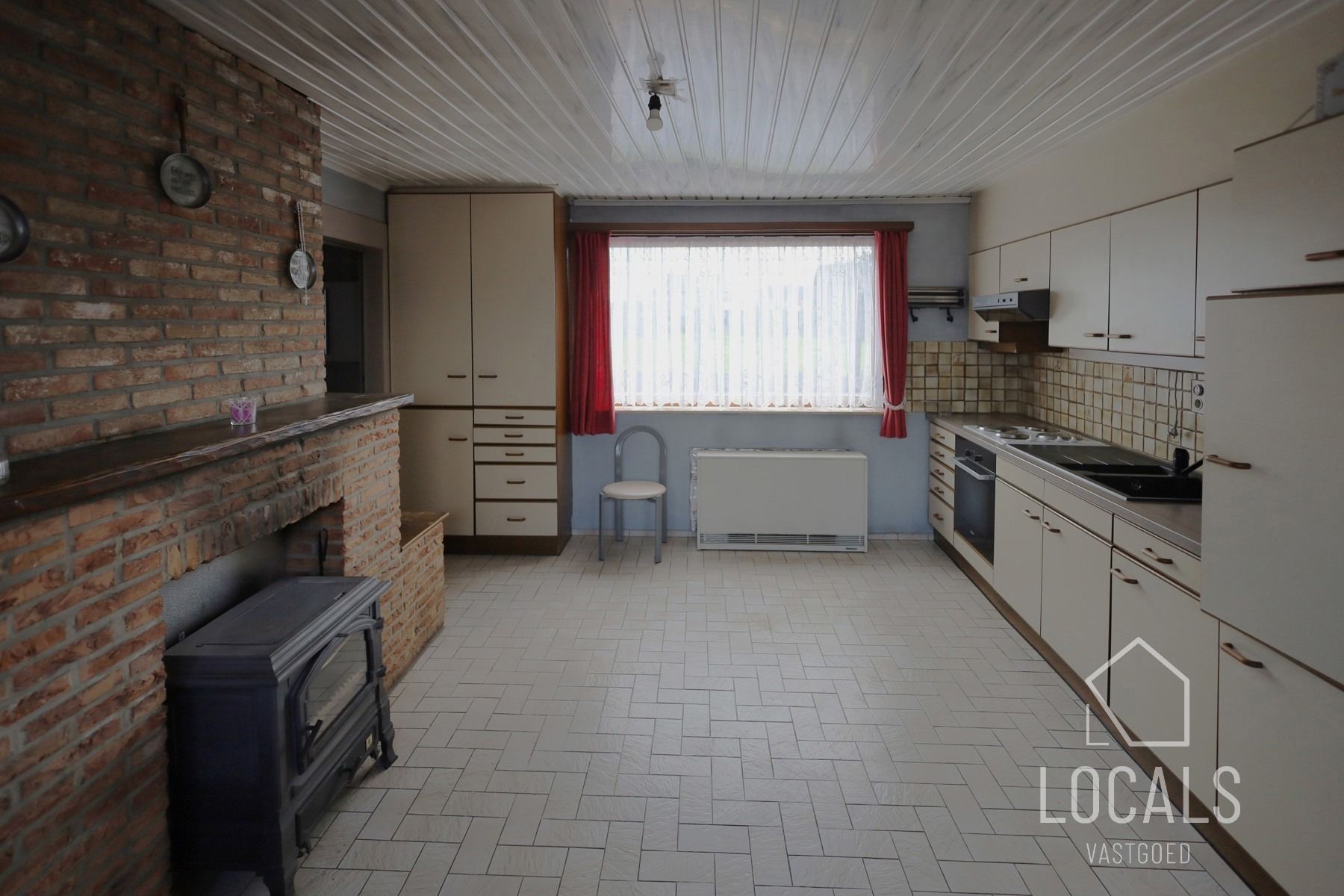 Te renoveren woning in het landelijke Kerksken foto 6