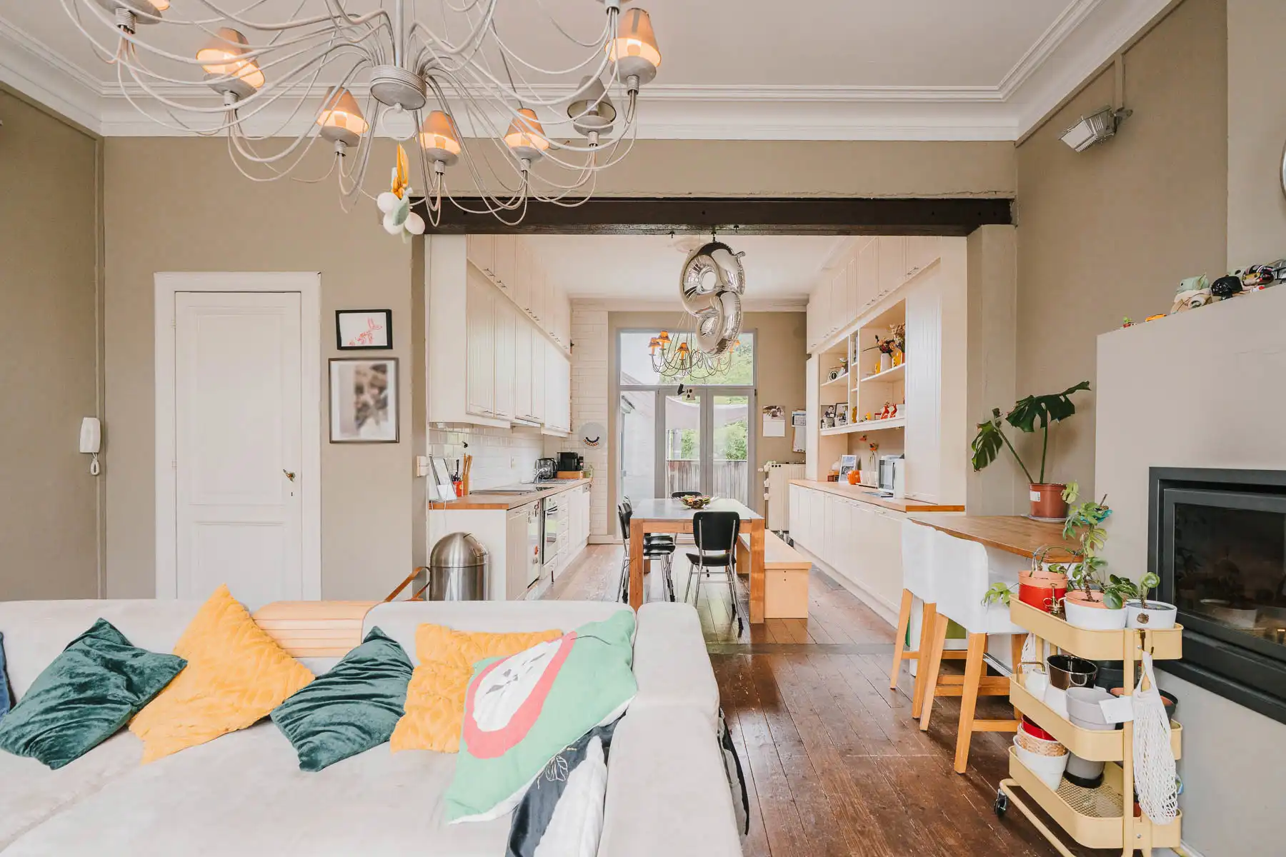 Prachtig herenhuis vol karakter met een gezellige tuin foto 6