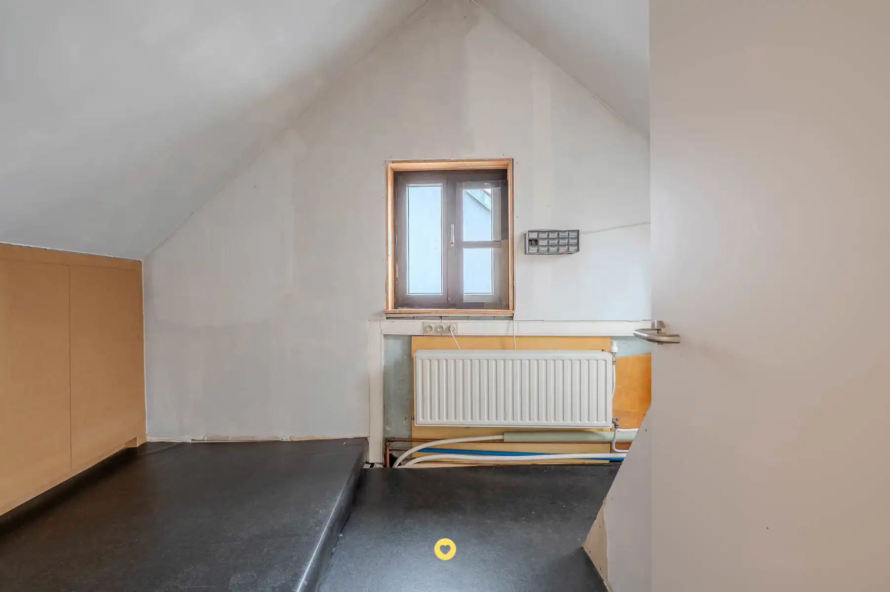 HOB met praktijkruimte, 4 slaapkamers, garage en zonnige tuin foto 23