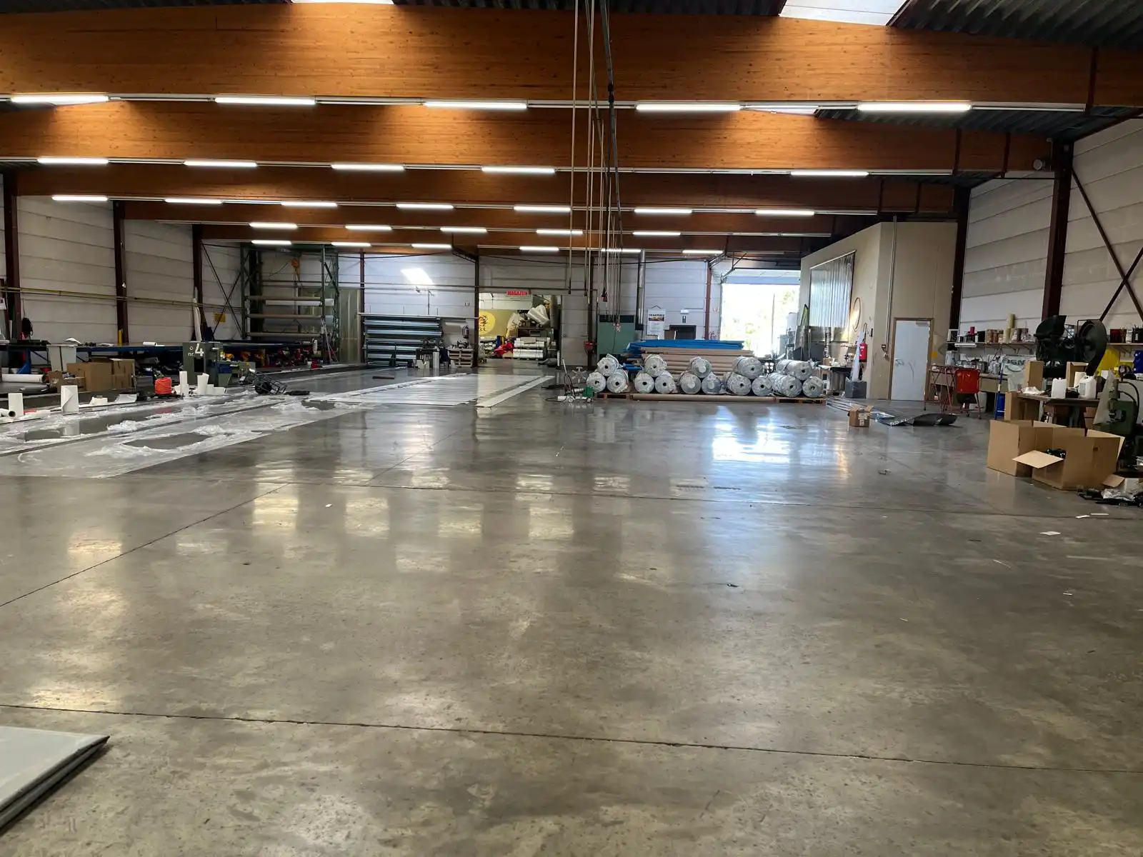 Multifunctioneel bedrijfsgebouw op IZ De Prijkels foto 3