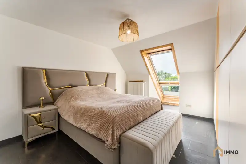 Te huur instapklare gezinswoning met 3 slpks, 2 badk, bureel, garage en tuin foto 18
