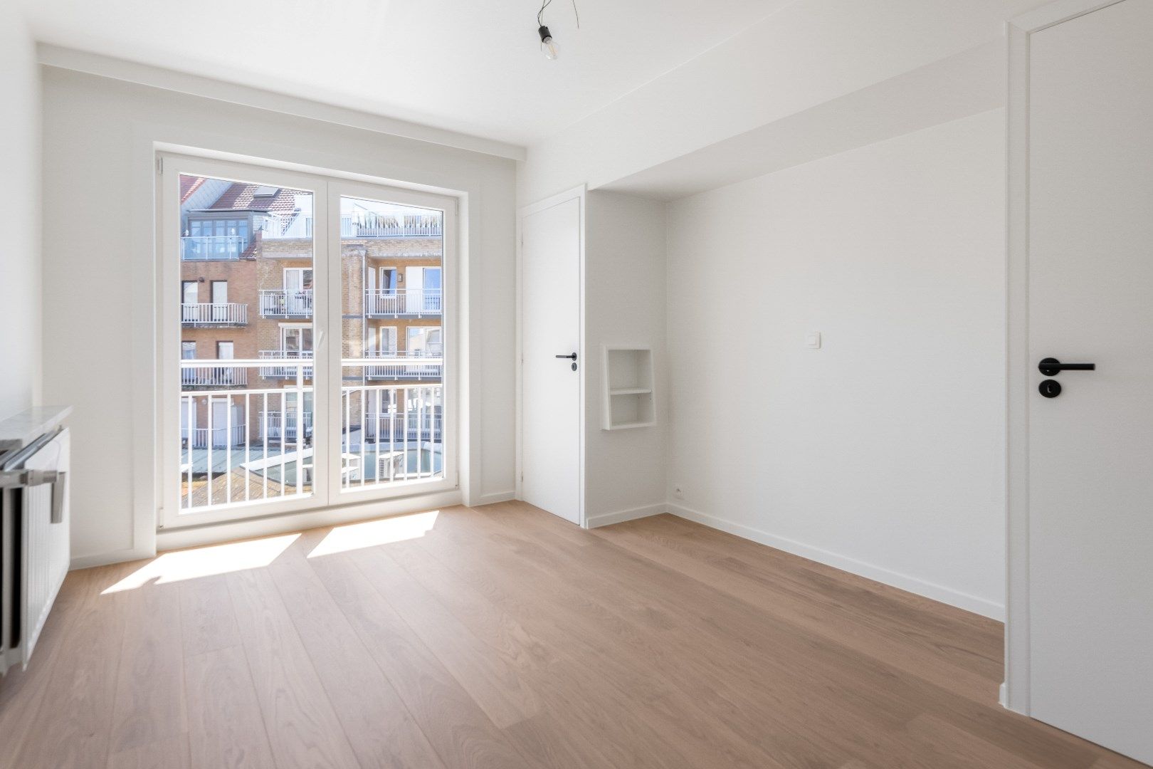 Aangenaam en zonnig  2 slaapkamer appartement in de Lippenslaan, nabij het Van Bunnenplein en de zeedijk.  foto 9