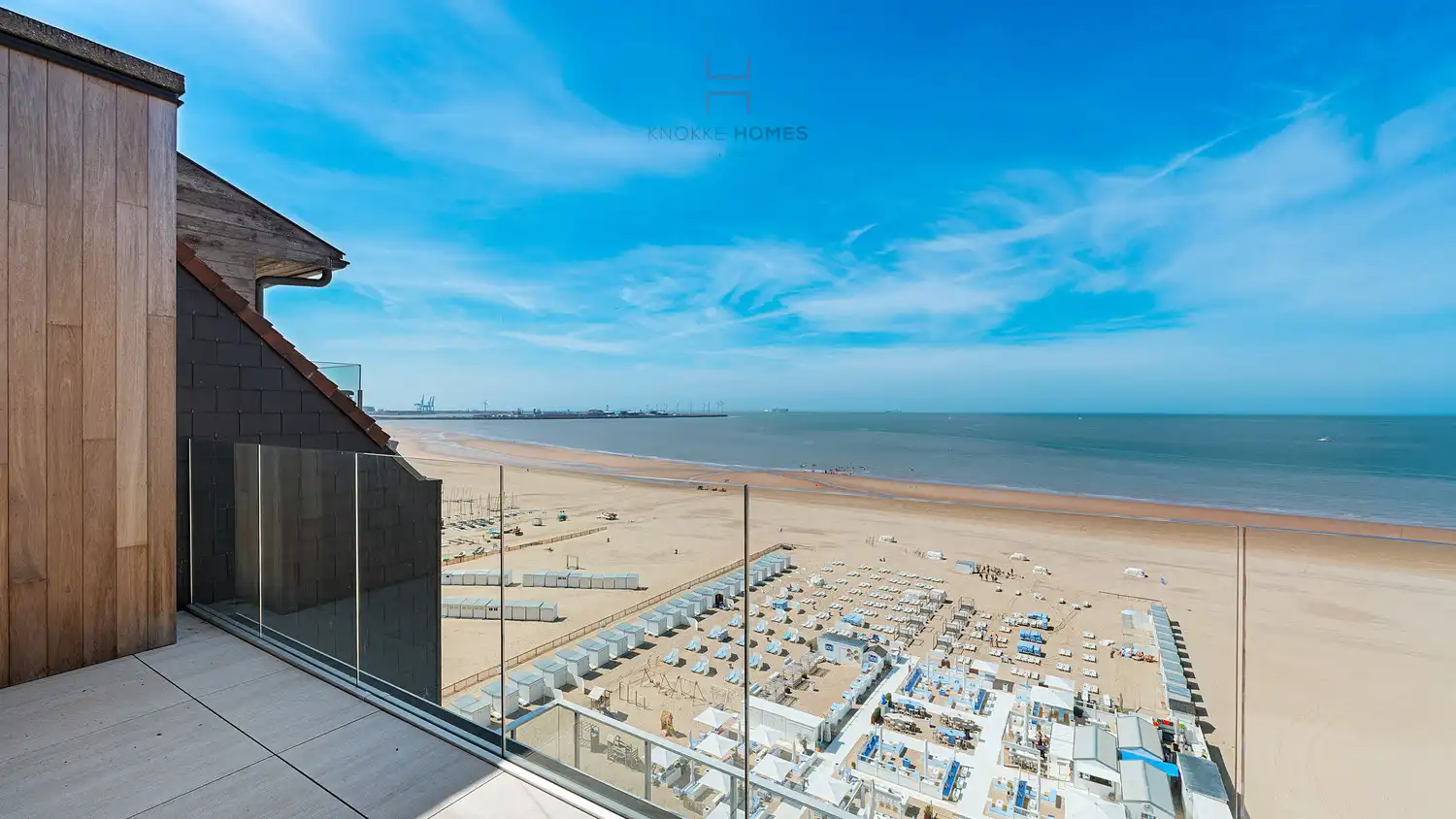 Luxueus vernieuwde penthouse op de zeedijk in Duinbergen foto 5