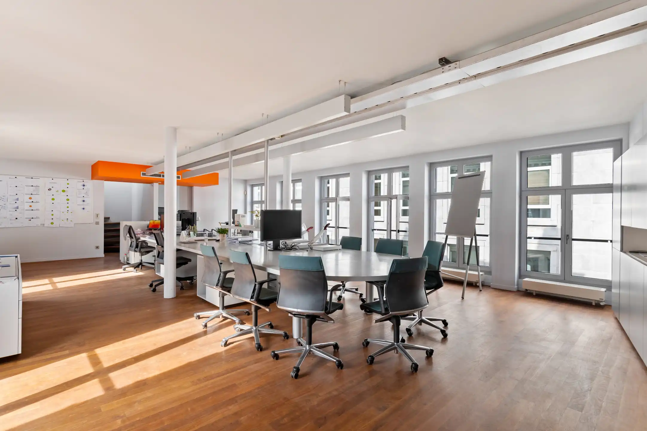 Instapklaar kantoorgebouw in het centrum van Antwerpen!  foto 16