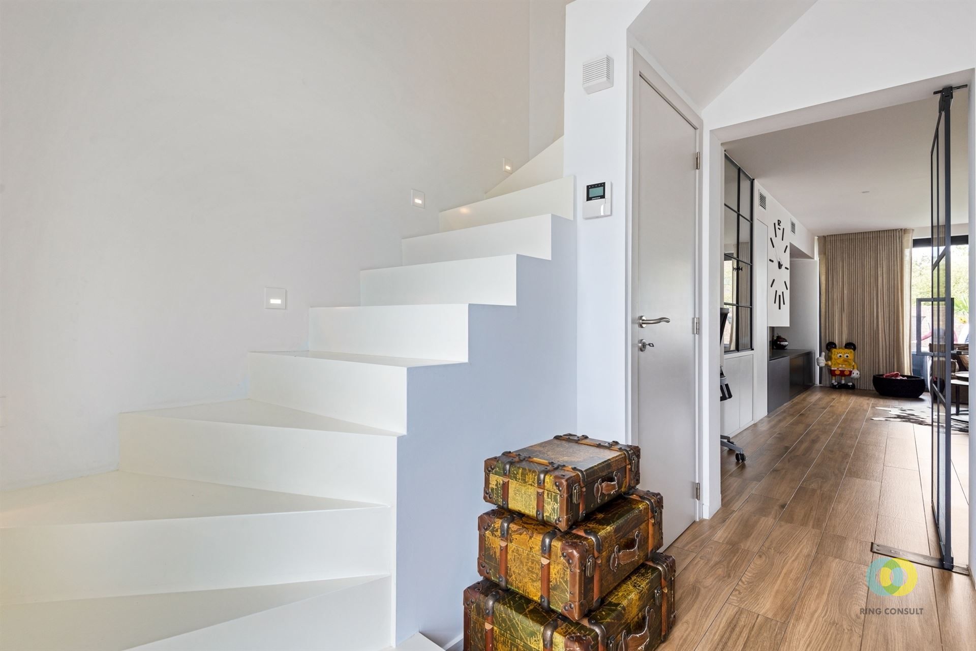 Gerenoveerde 3-gevel woning  foto 10