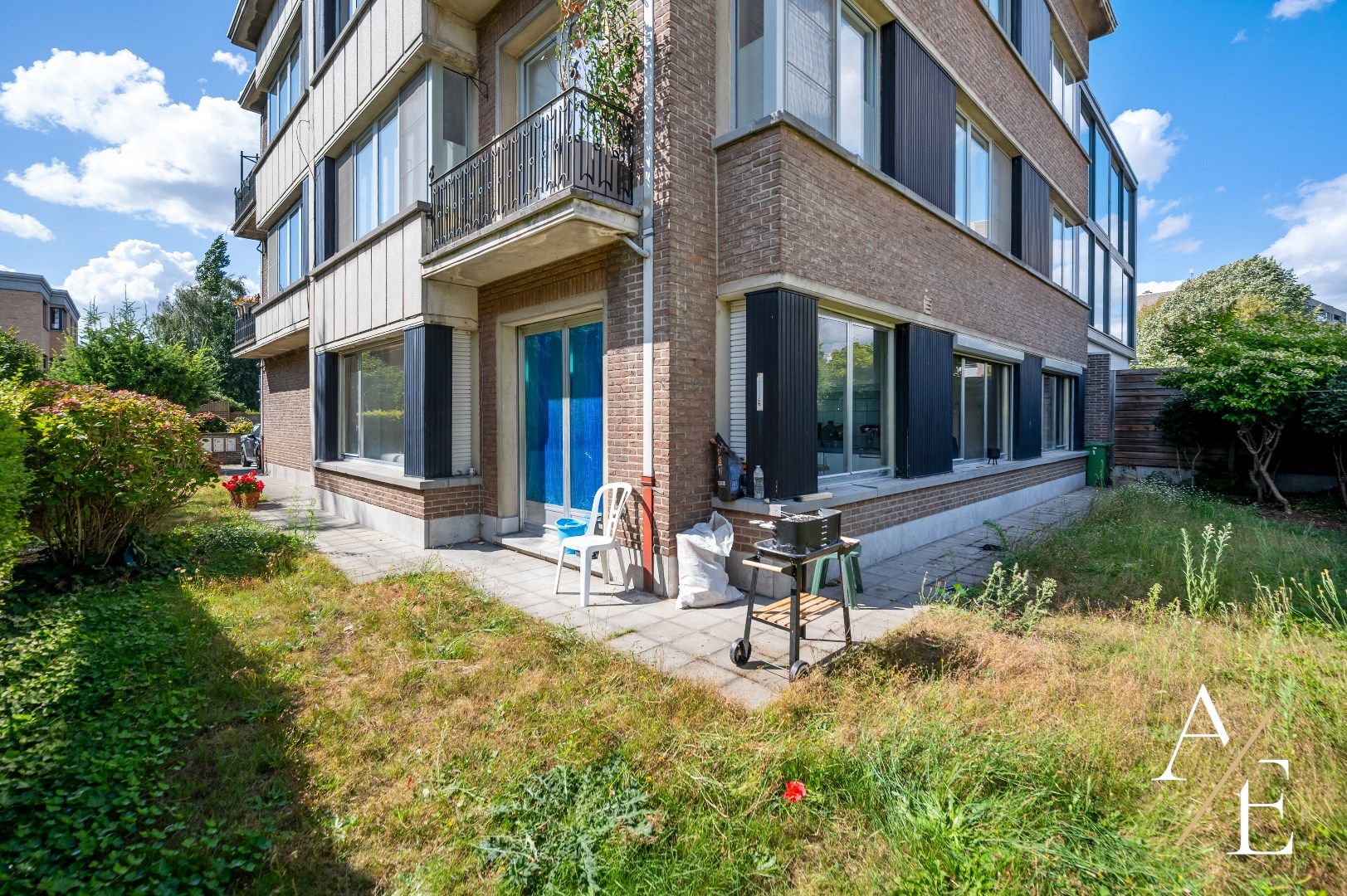 SINT-AMANDSBERG - Te renoveren gelijkvloers appartement (2slk.) met privatieve tuin foto 8
