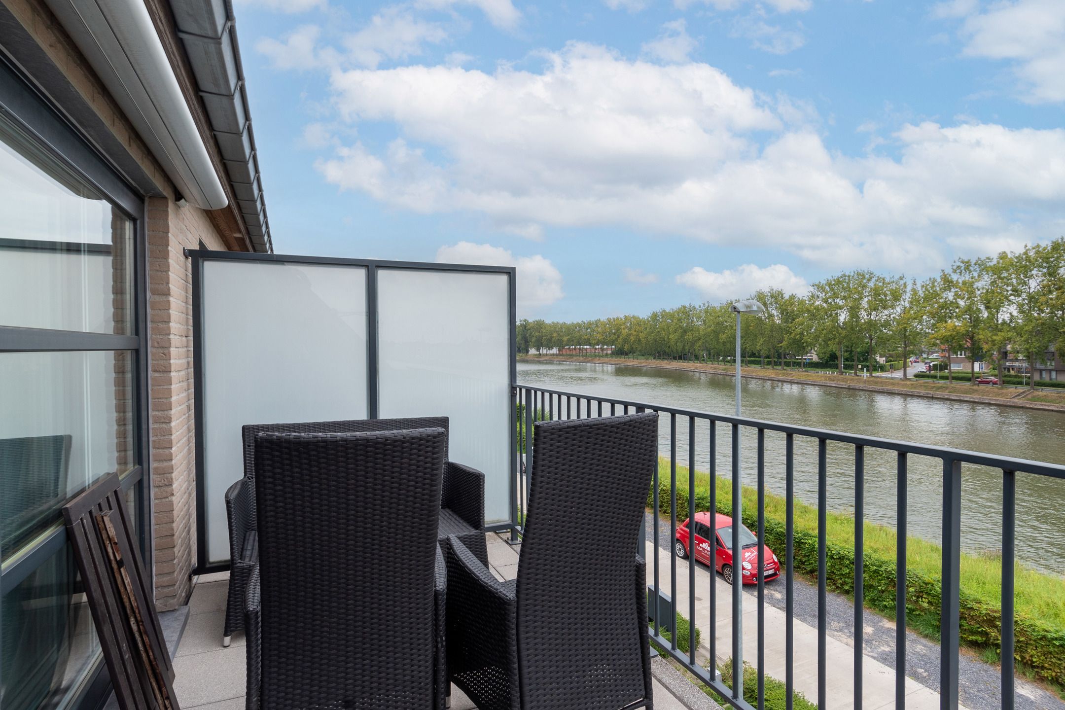 Modern duplex appartement met uitzicht op het kanaal foto 14