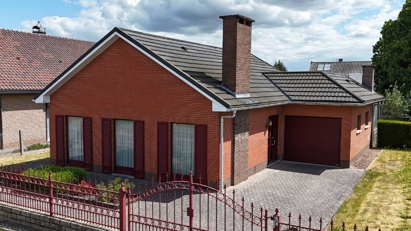 Hoofdfoto van de publicatie: Rustig gelegen woning van 132m² op 7 are