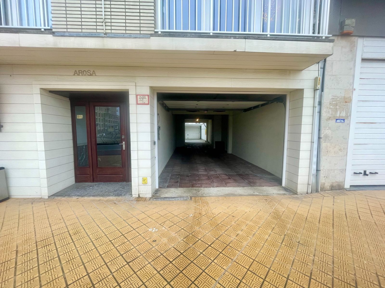 Garagebox in veilig complex, op wandelafstand van het strand foto {{pictureIndex}}