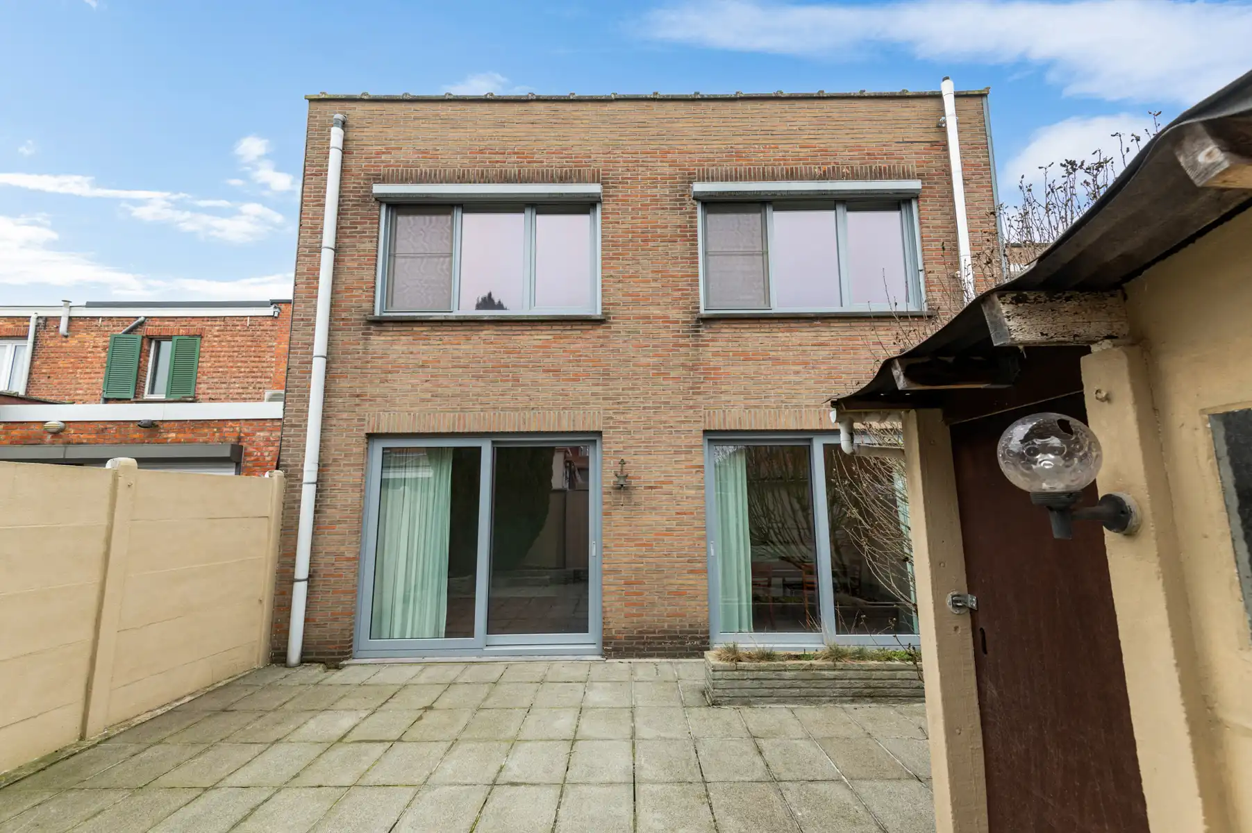 Gelijkvloers handelsruimte met koer én woonst op verdieping foto 3