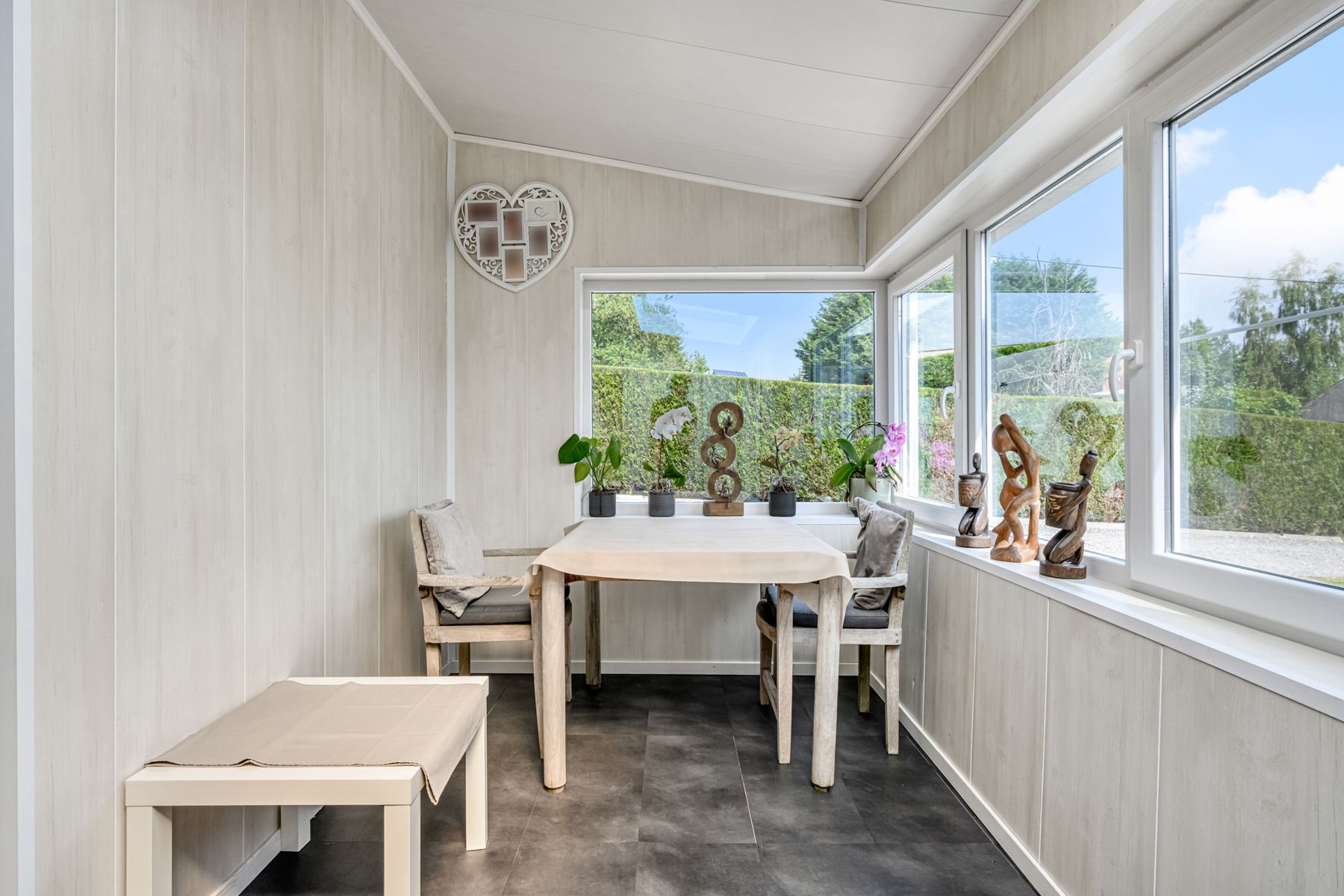Rustig gelegen bungalow op perceel van 7a 40ca foto 7