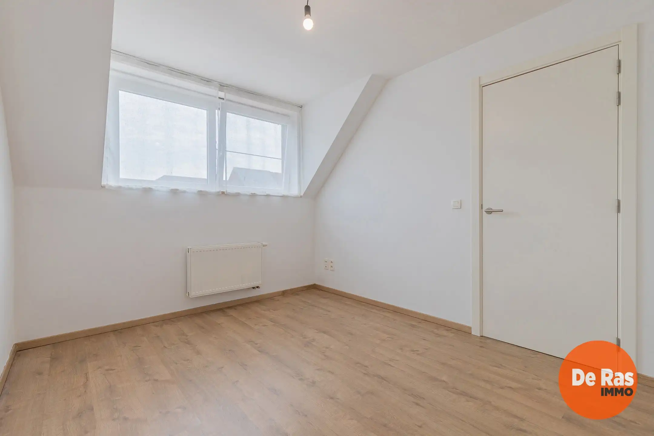 OORDEGEM – Recente  HOB met drie slaapkamers en tuin foto 10